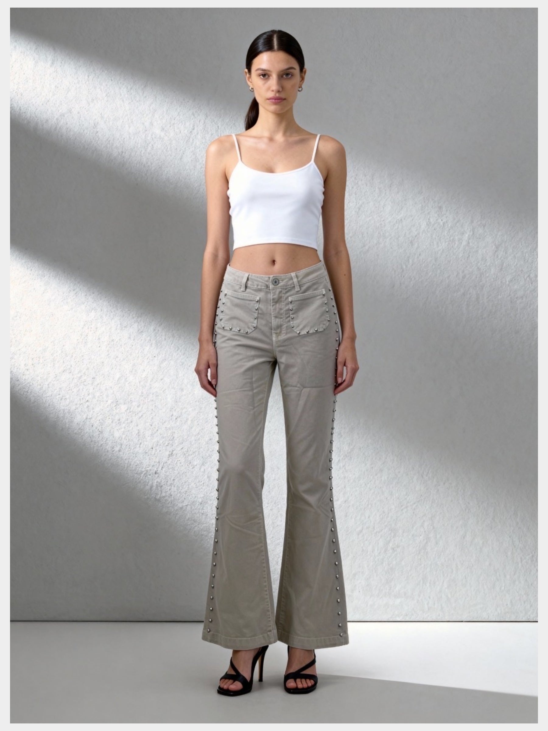 Megan - Cotton studded jeans