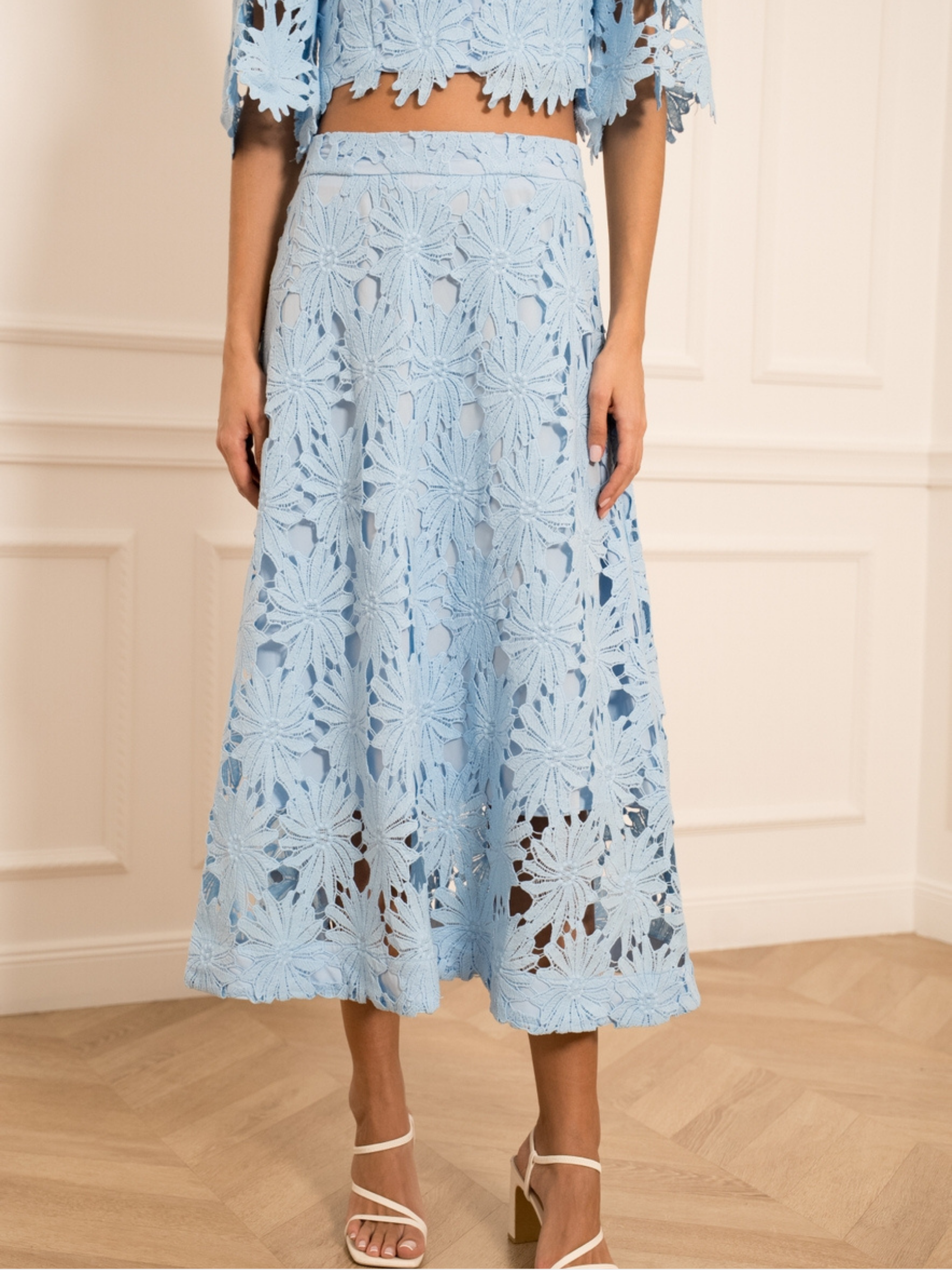 Clarice - Lined lace skirt