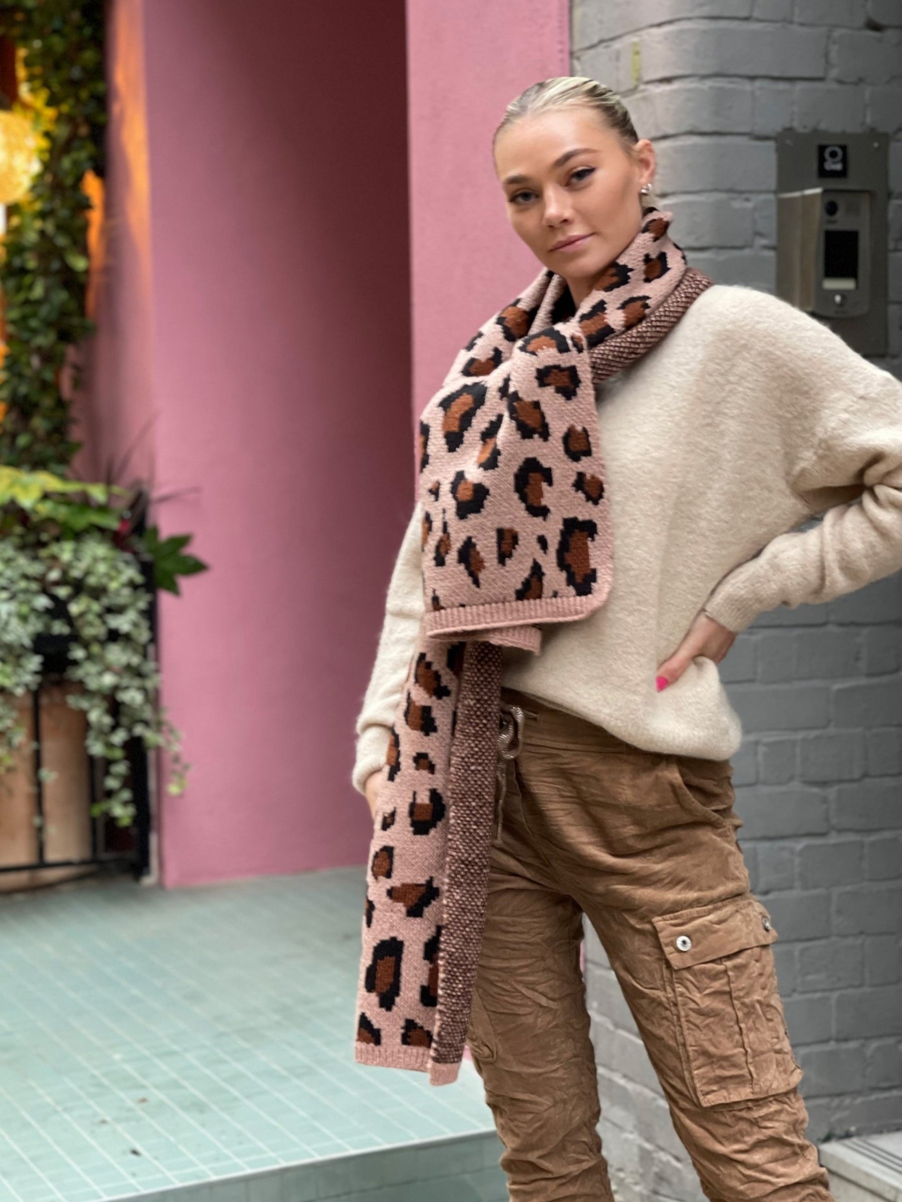 Lucille - Eco friendly leopard scarf