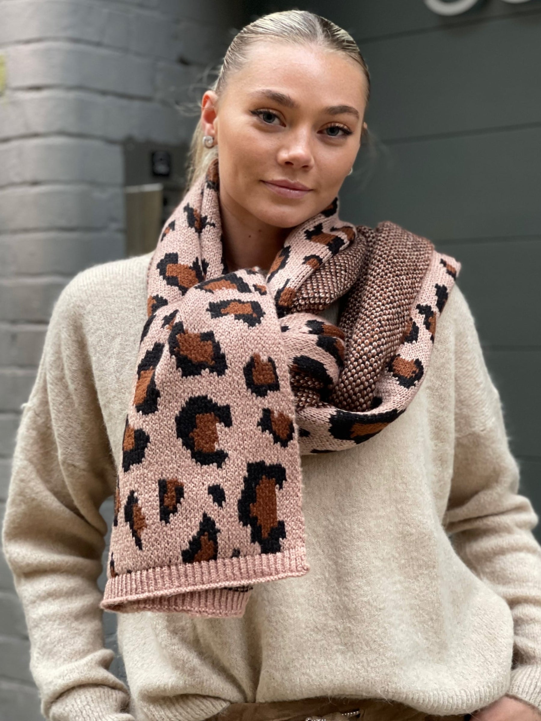 Lucille - Eco friendly leopard scarf