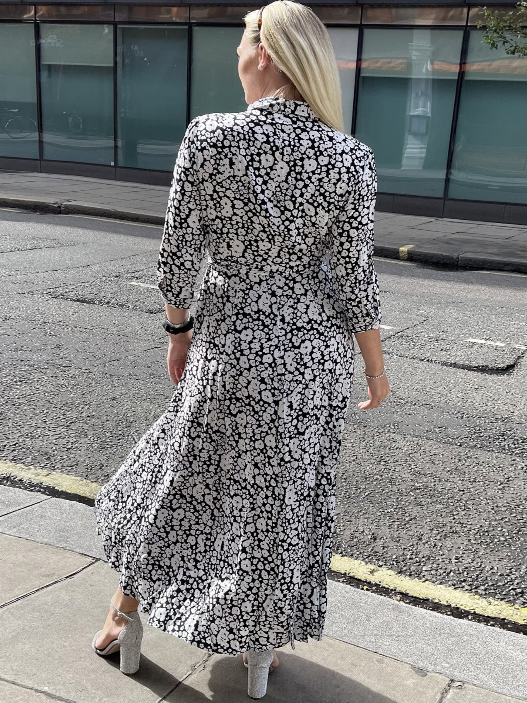 Luna blk/wht cloud print pocket maxi shirt dress