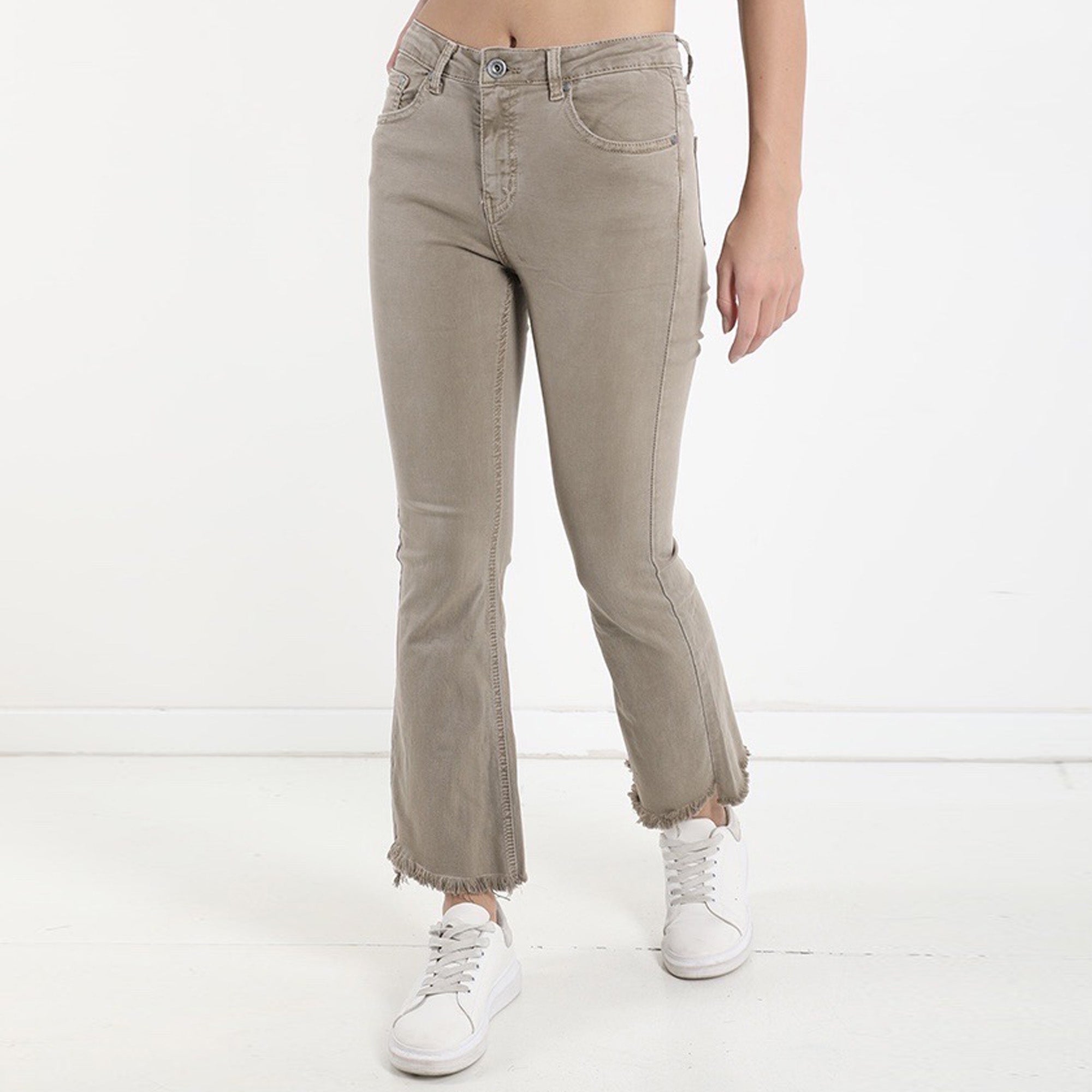 Billie stone stretch cotton frayed bc jeans