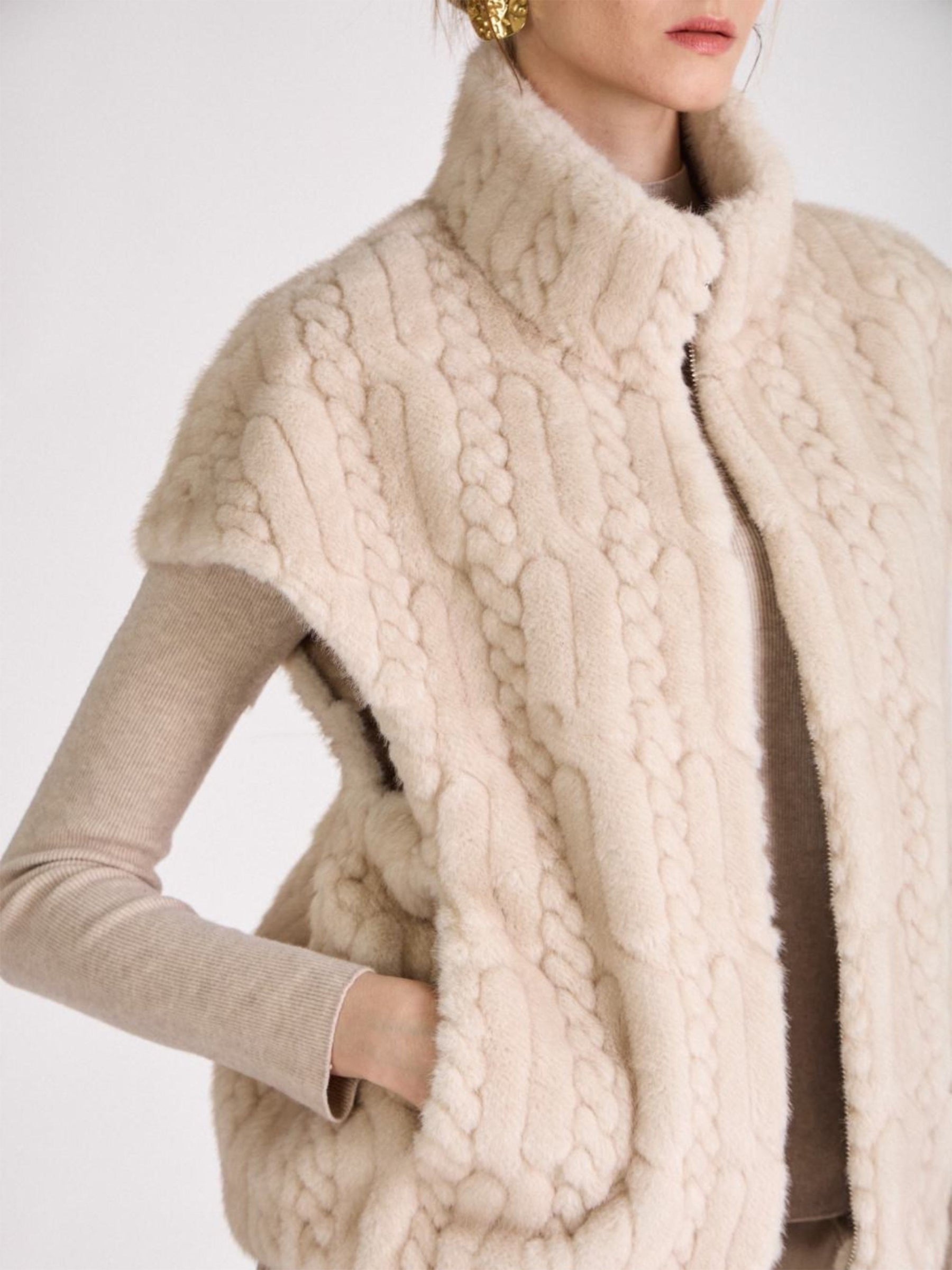 Amanda - Faux fur gilet