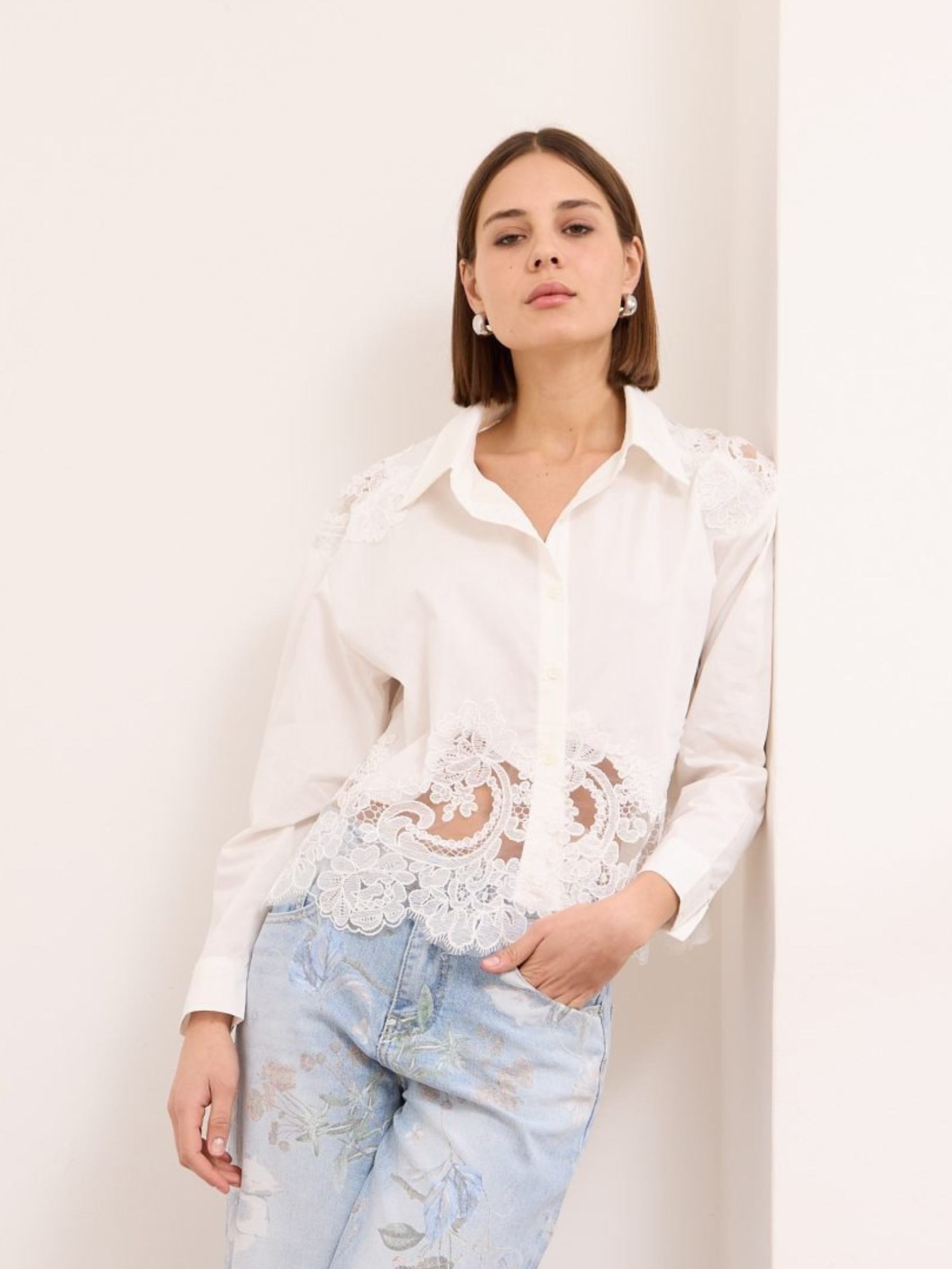 Faye - Cotton and Lace shirt