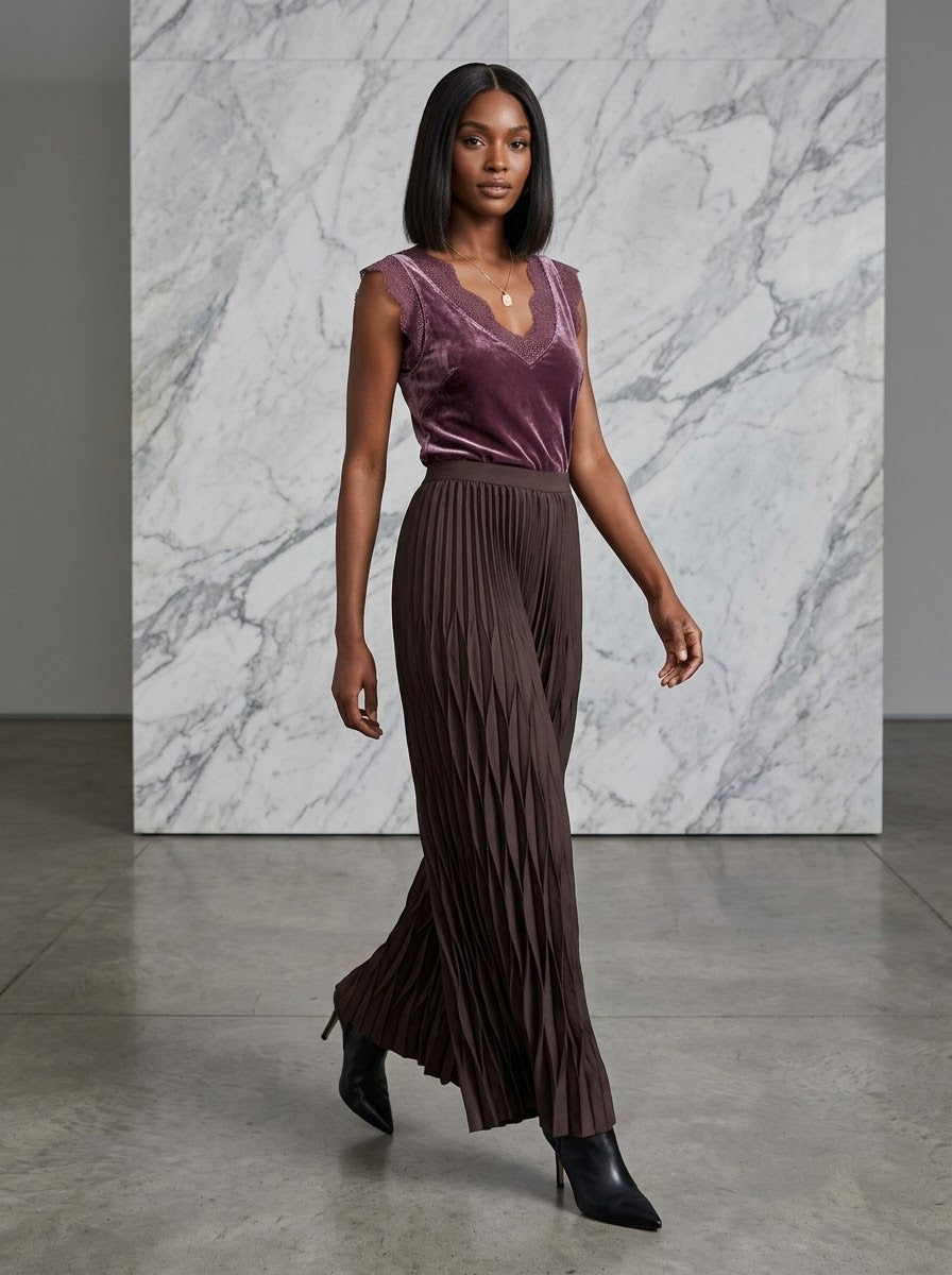 Lennox Pleat trouser in plum