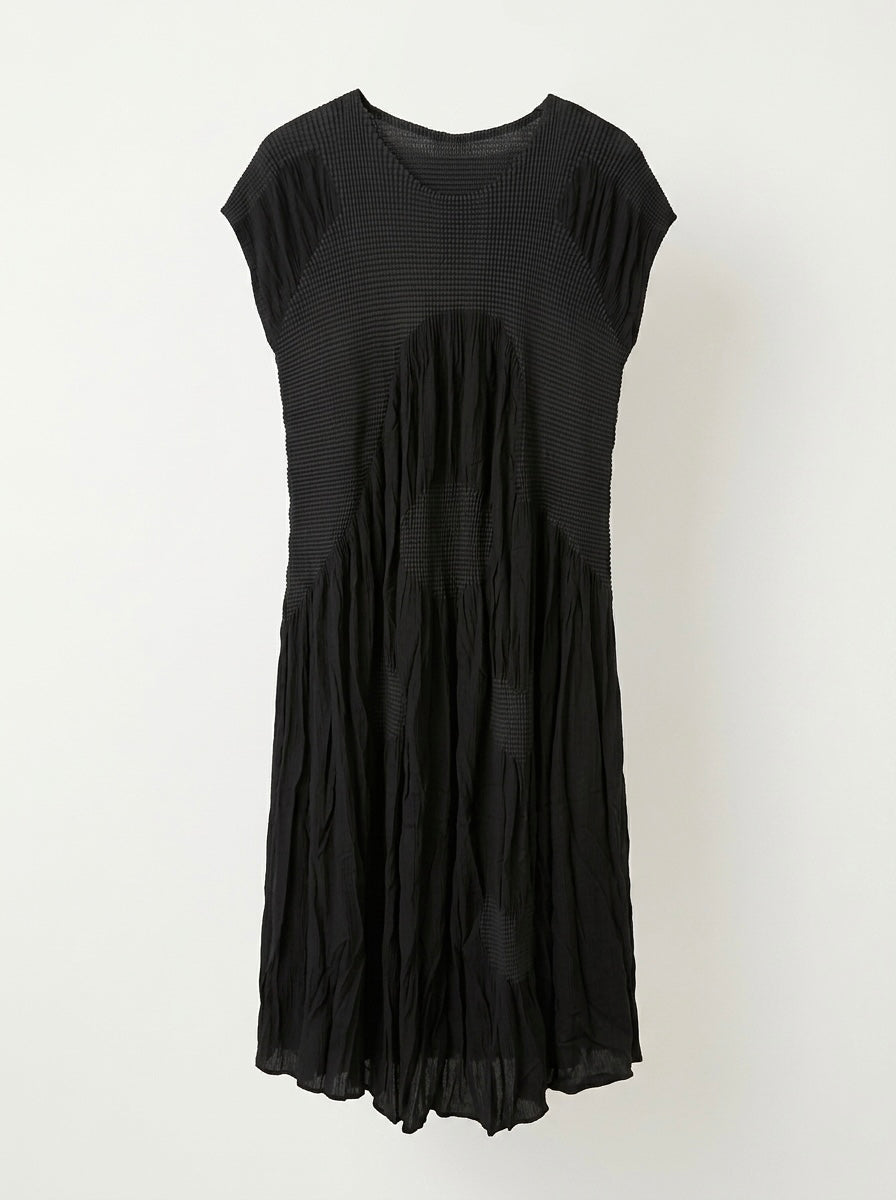 Aliya - Pixel pleat shift dress