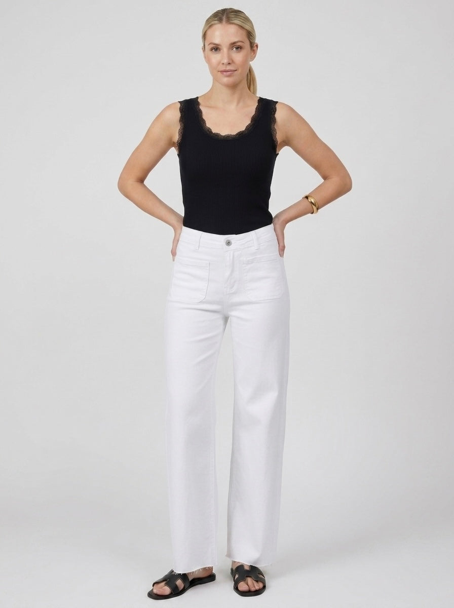 Lara - Patch pocket jeans