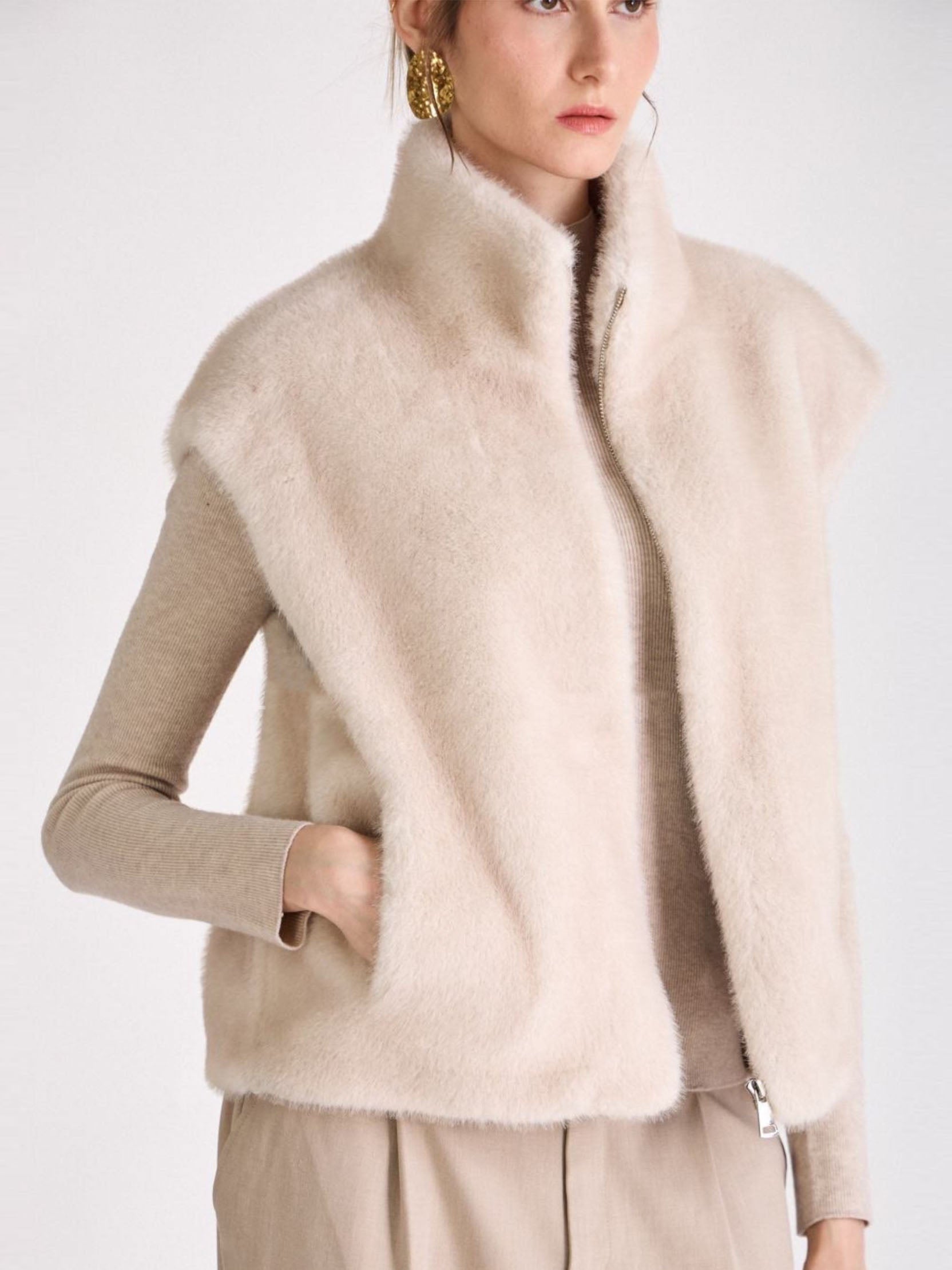 Alandra - Faux fur gilet