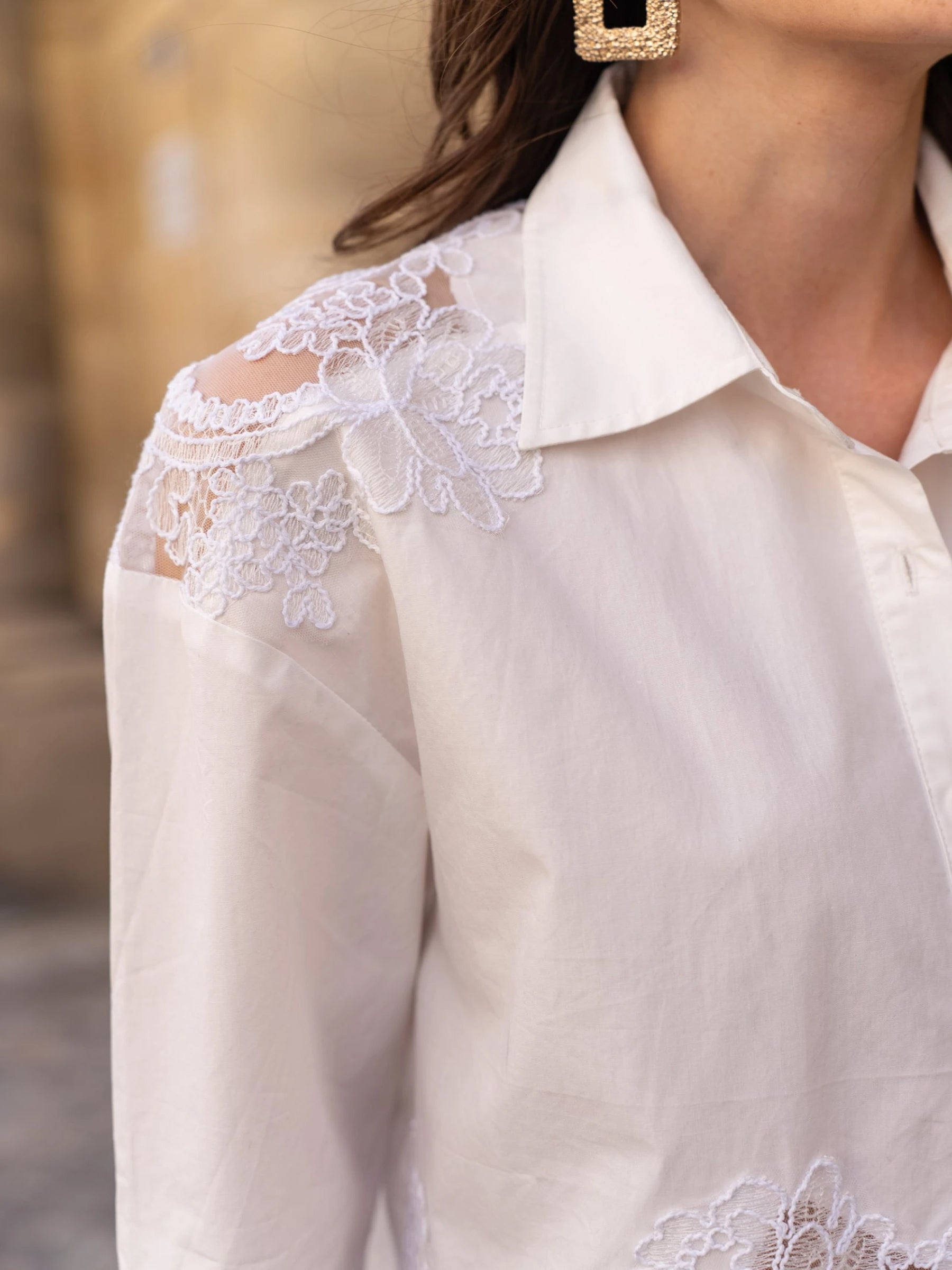 Faye - Cotton and Lace shirt