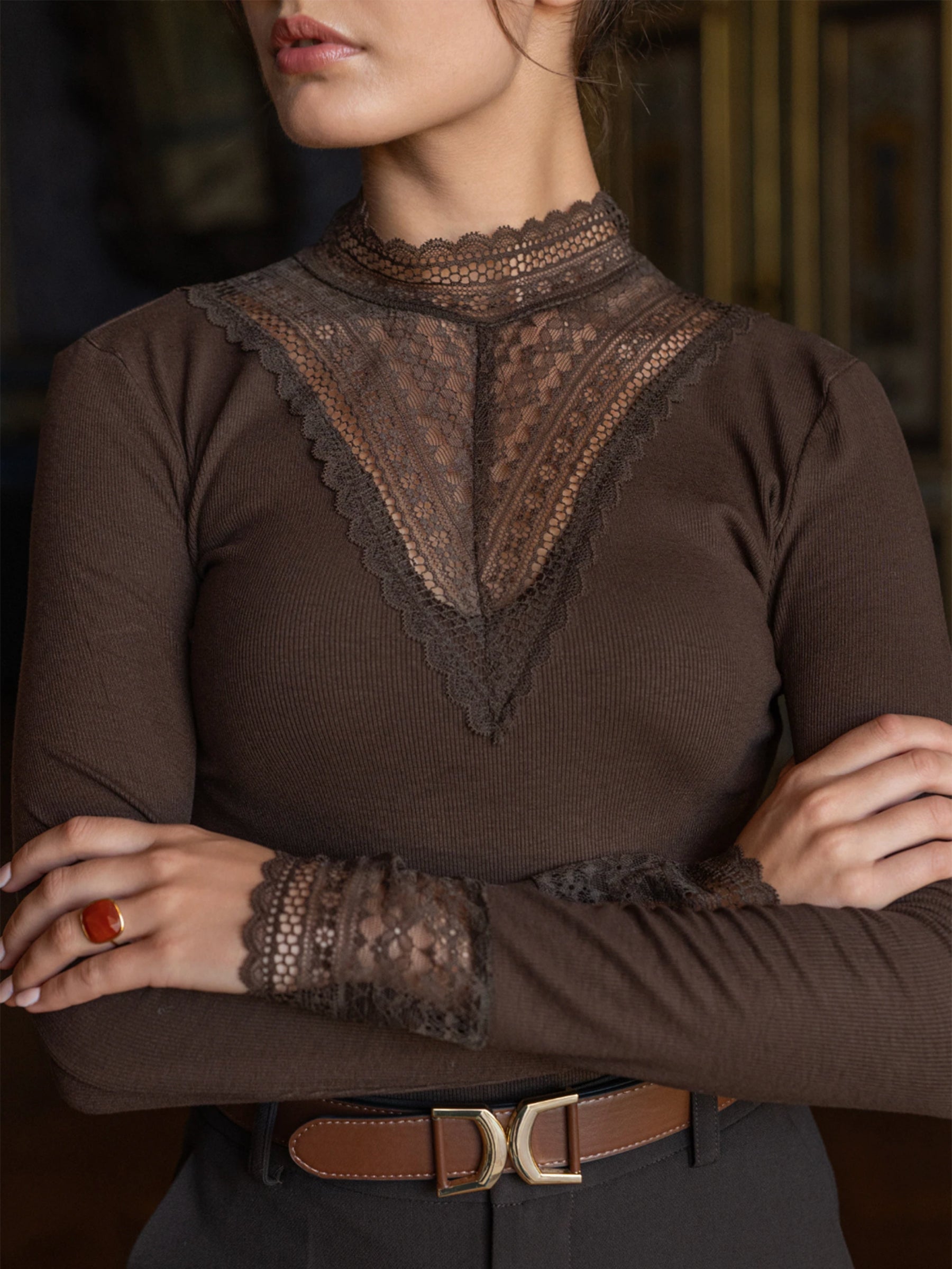 Lola - High neck lace top