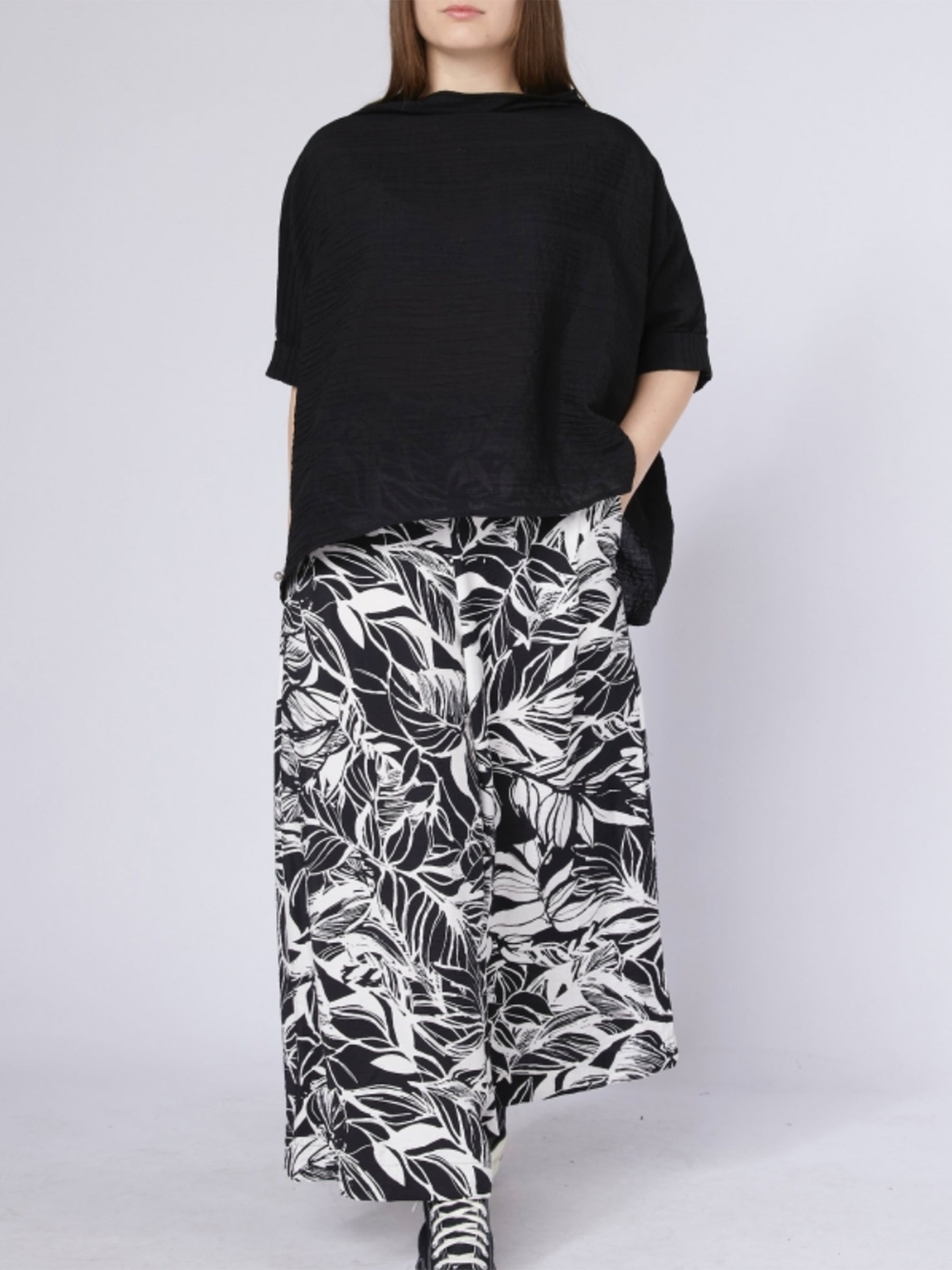 Doha - palm print trouser