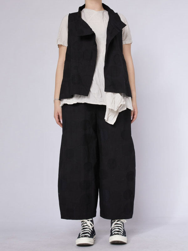 Deena - Dobby spot sleeveless gilet