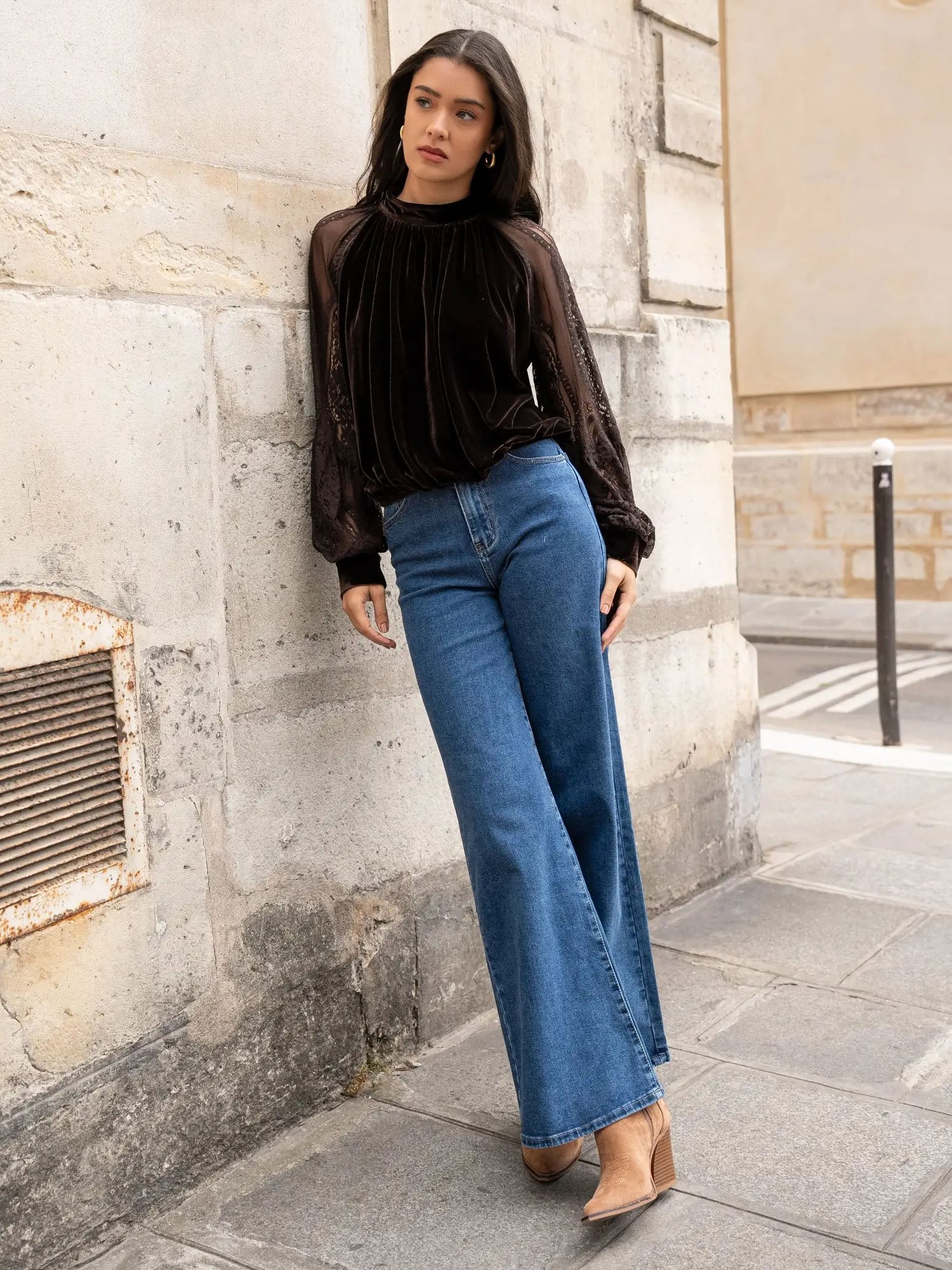 Audrey - Velvet and lace top