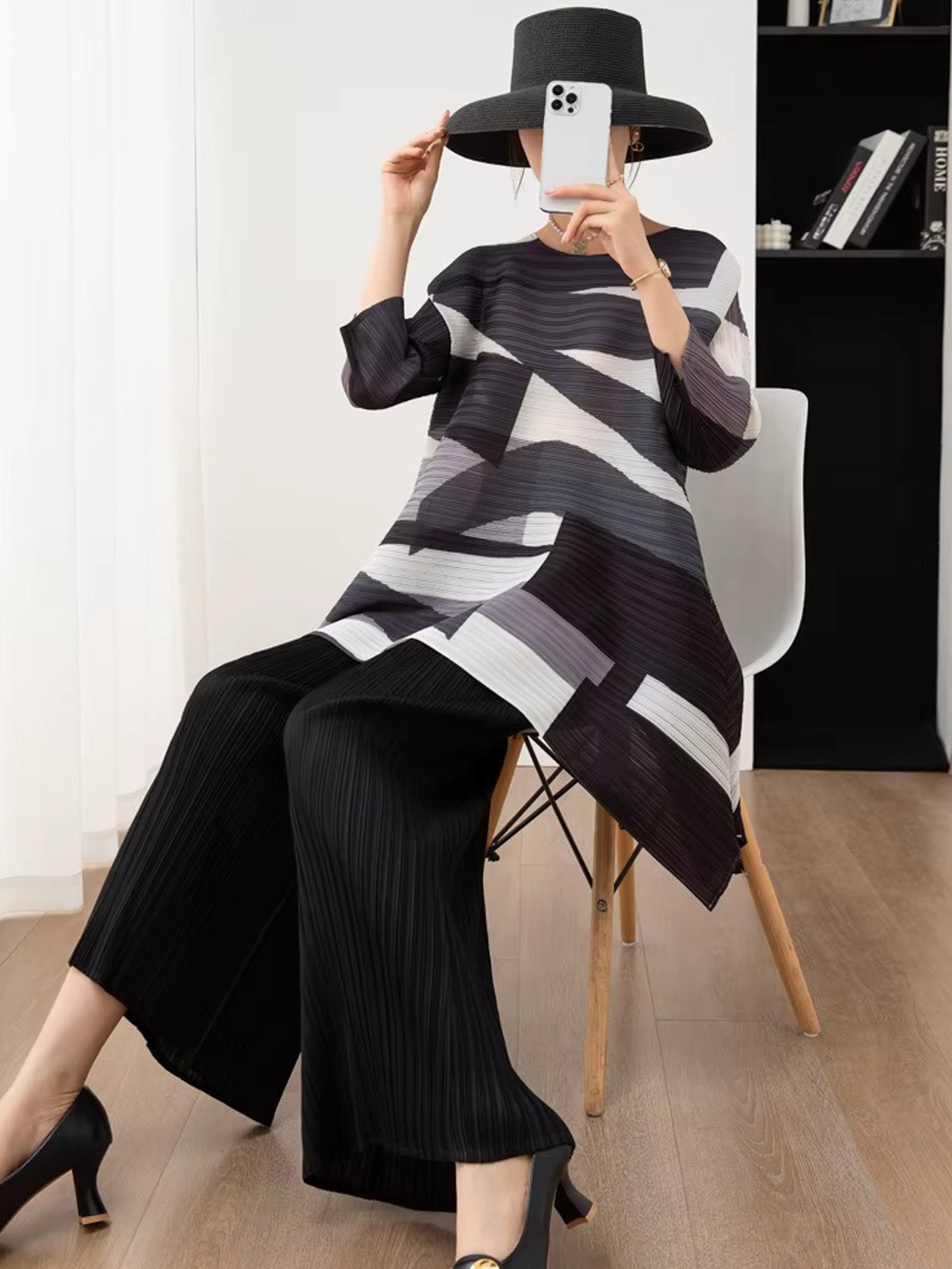 Shazna - Abstract pleated set