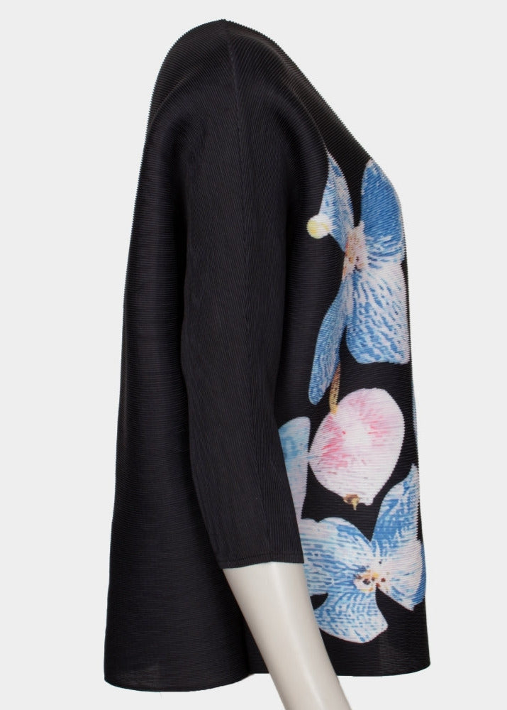 Cary navy multi floral pleated scoop neck top