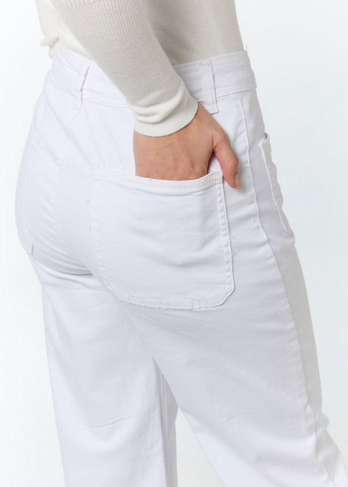 Jocelyn - White stretch patch pocket raw edge jean