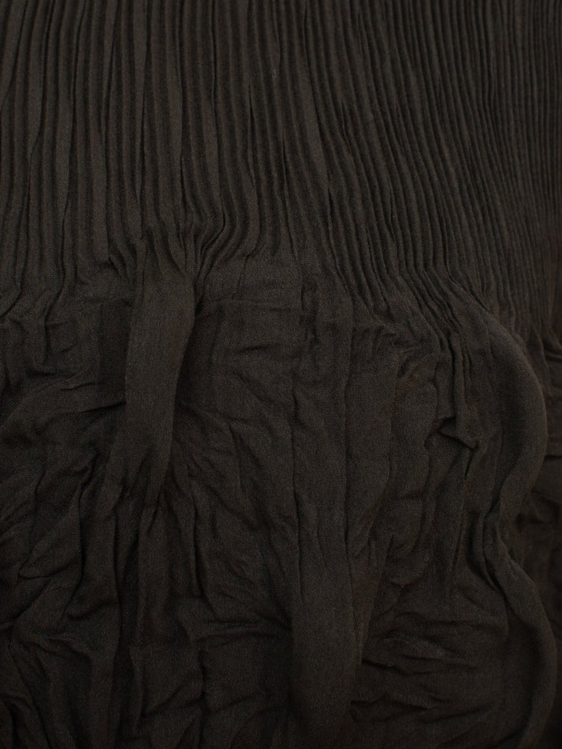 Marsha- Bubble pleated sleeveless top Black