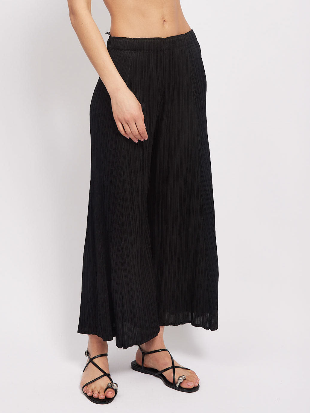 Mikaela black wide leg pleated 3/4 trouser