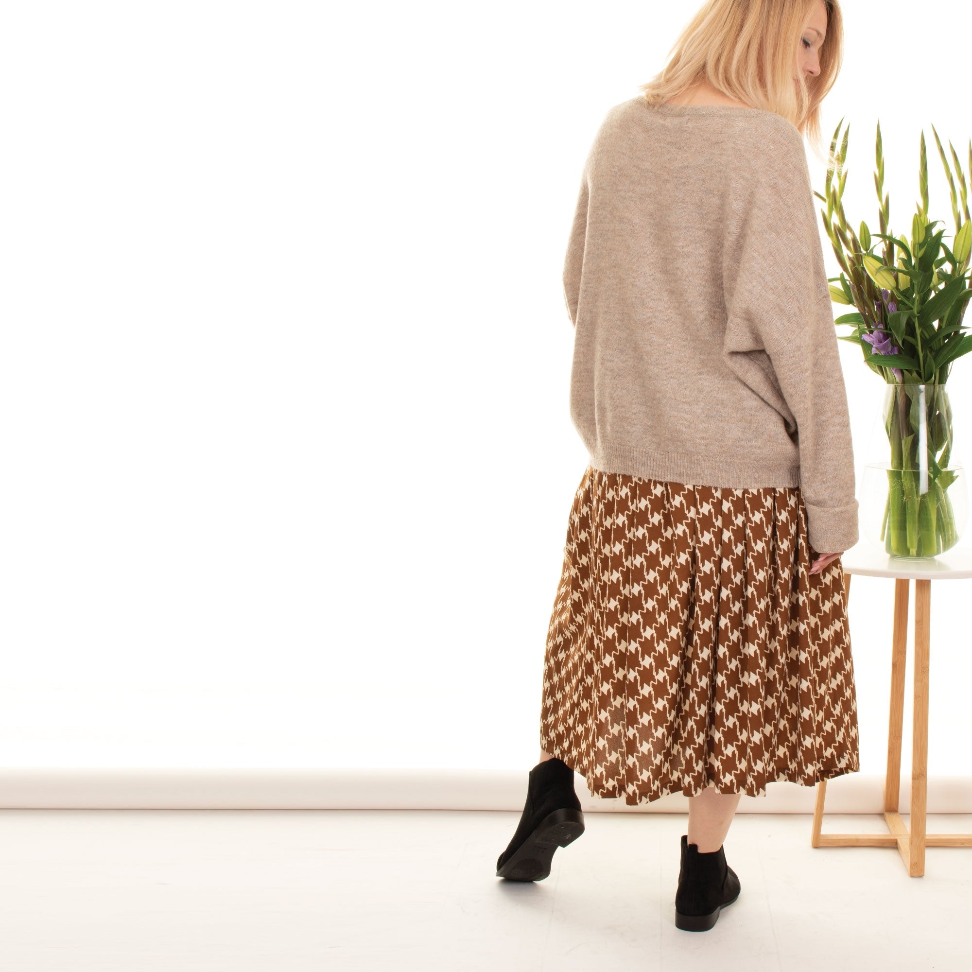 Jonquille tan midi length satin printed skirt