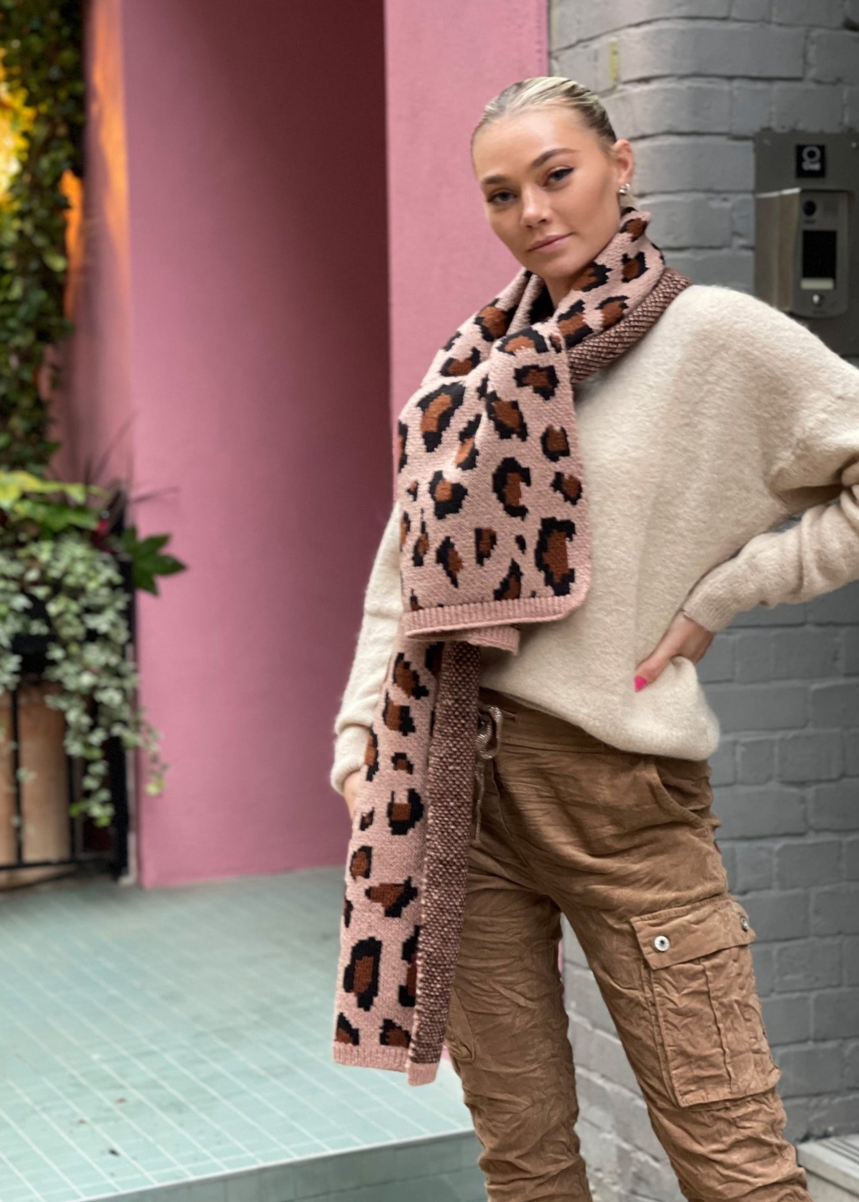 Lucille - Eco friendly leopard scarf