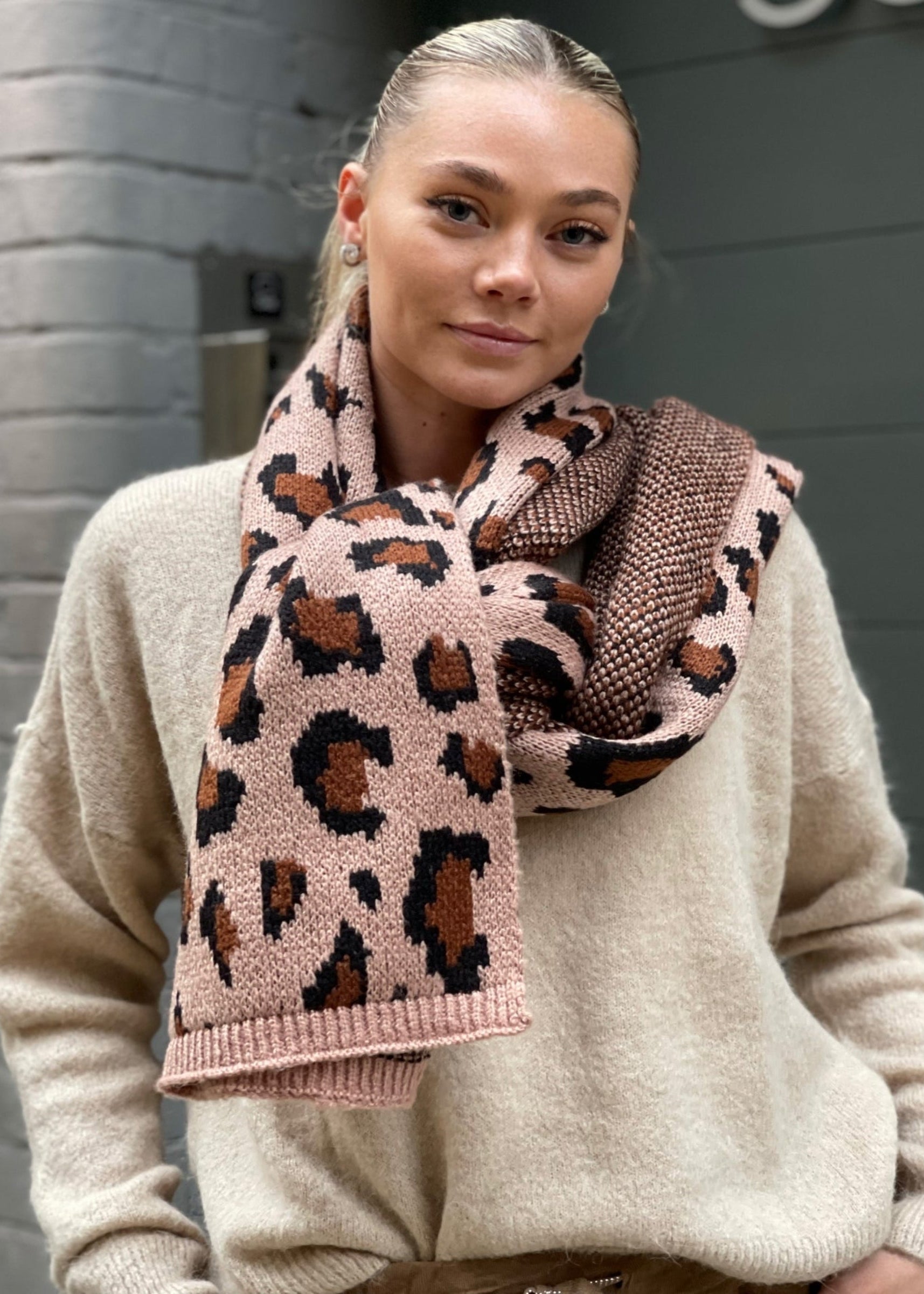 Lucille - Eco friendly leopard scarf