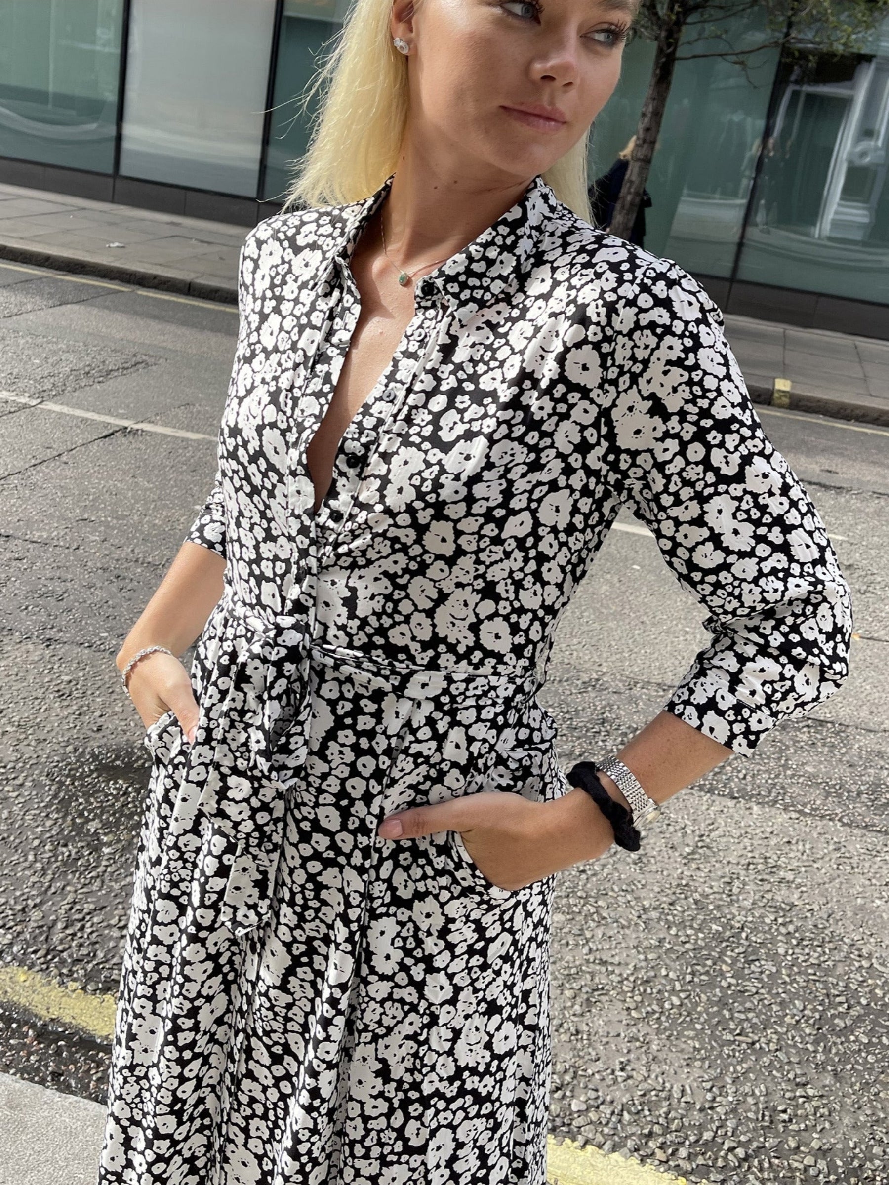 Luna blk/wht cloud print pocket maxi shirt dress