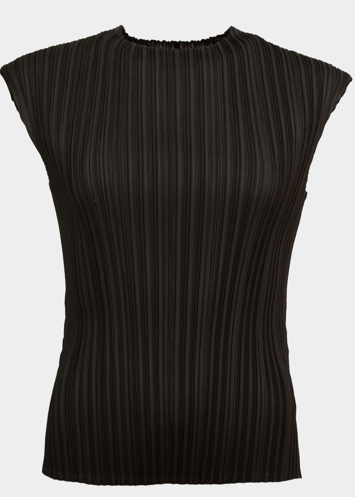 Sheran black sleeveless funnel neck pleated top