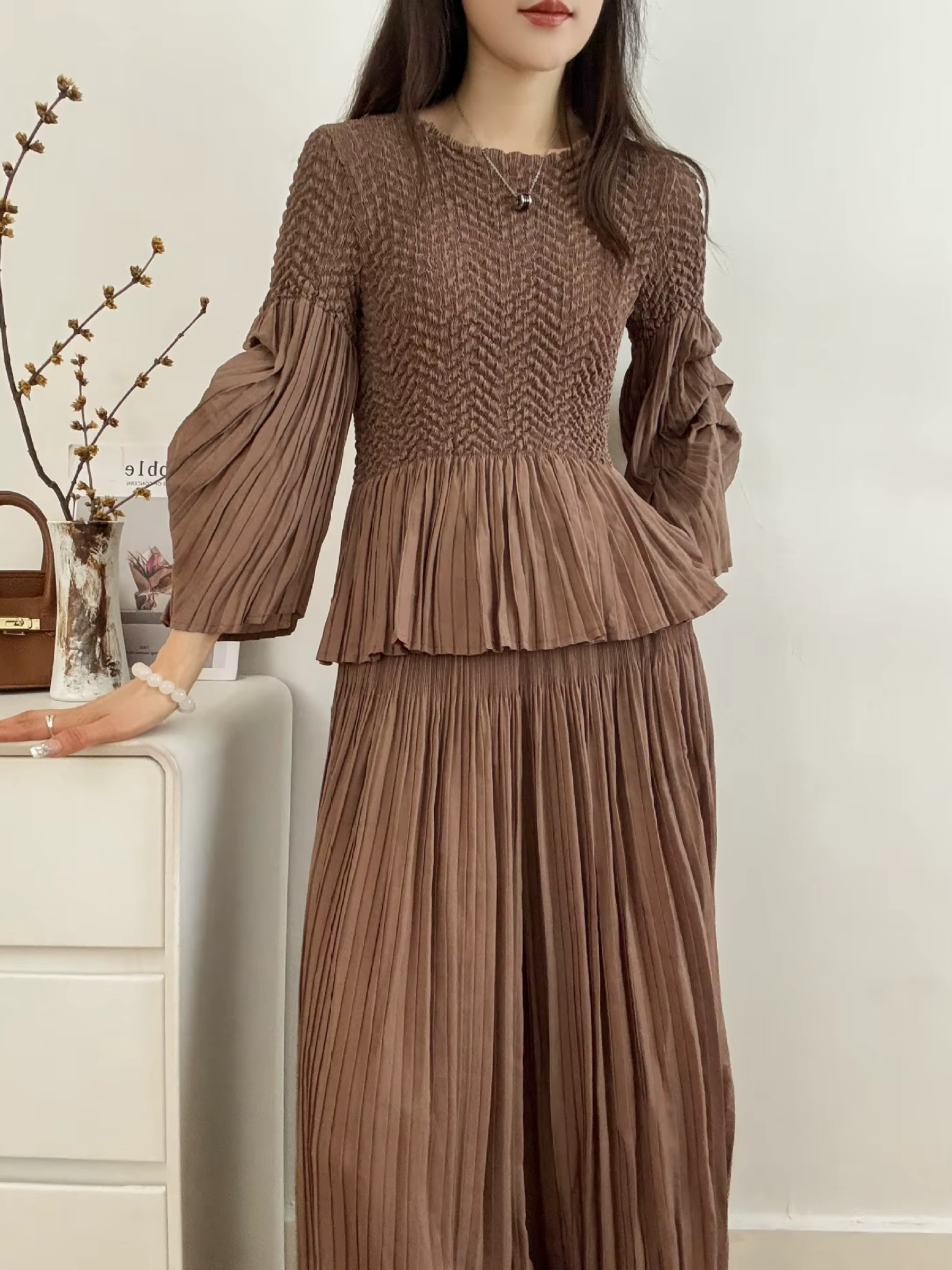 Miranda -  Wide leg 3/4 length pleated trouser