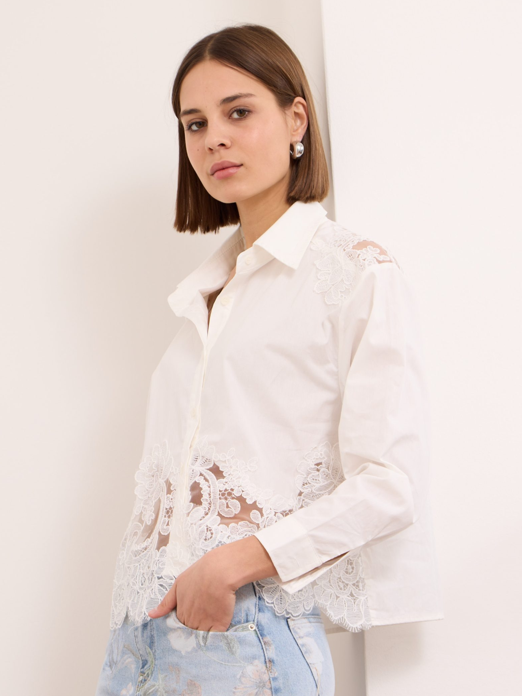 Faye - Cotton and Lace shirt