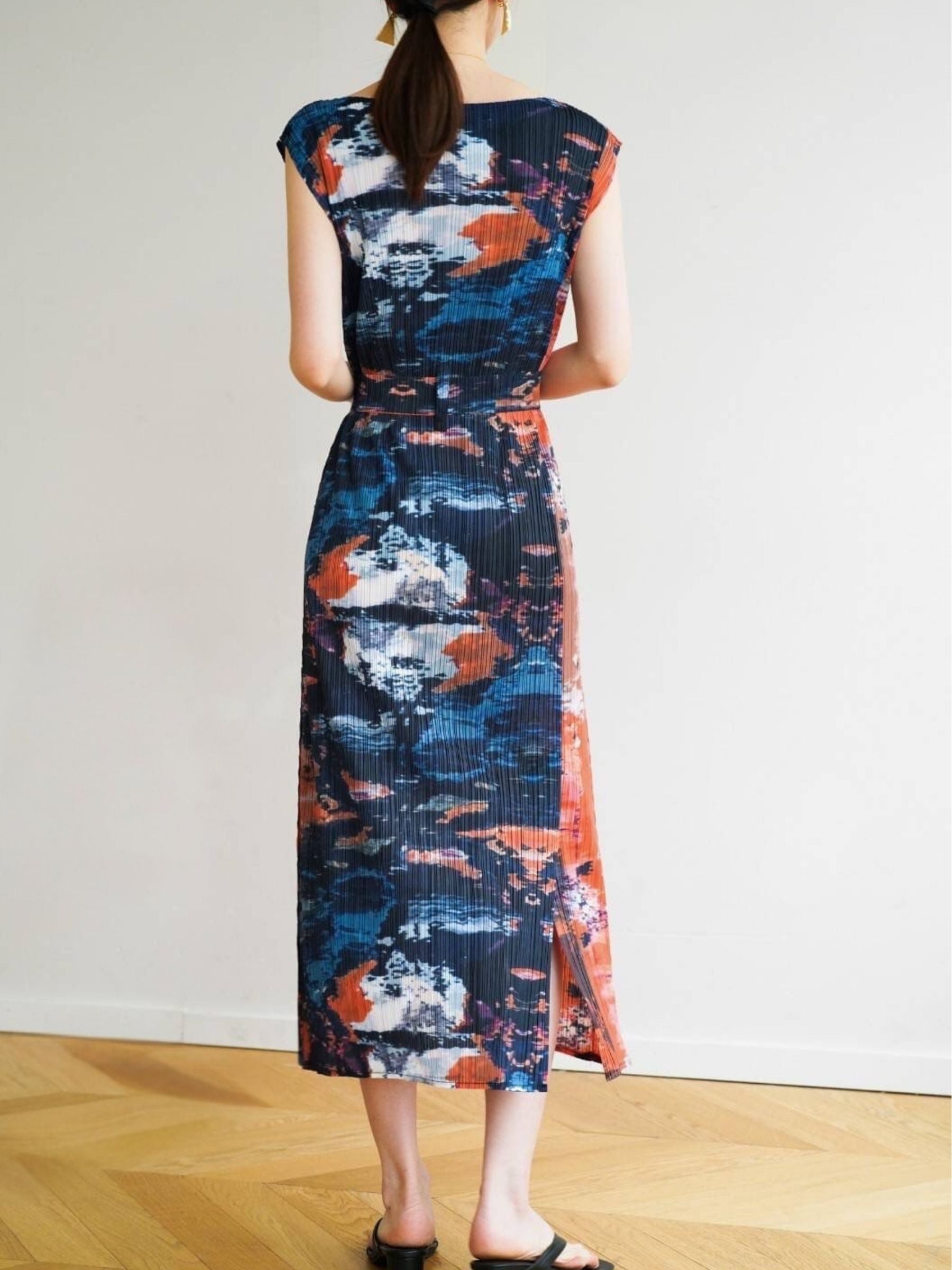 Maxine - Pleated printed shift dress