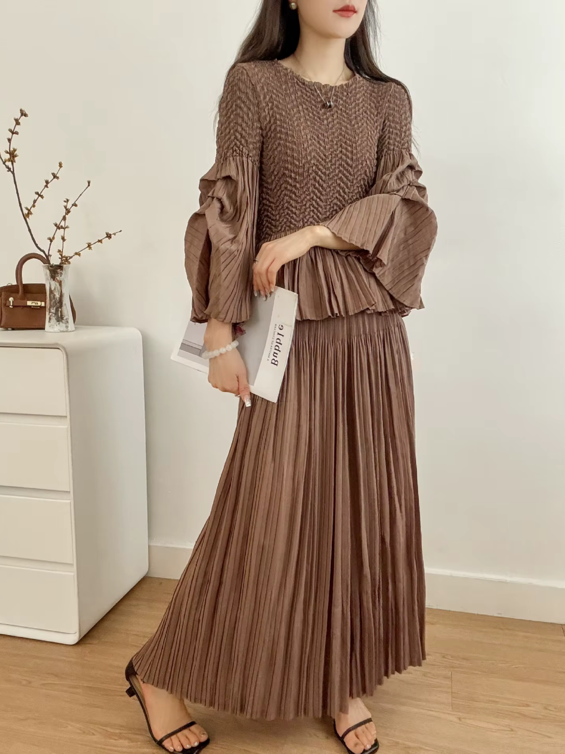 Miranda -  Wide leg 3/4 length pleated trouser