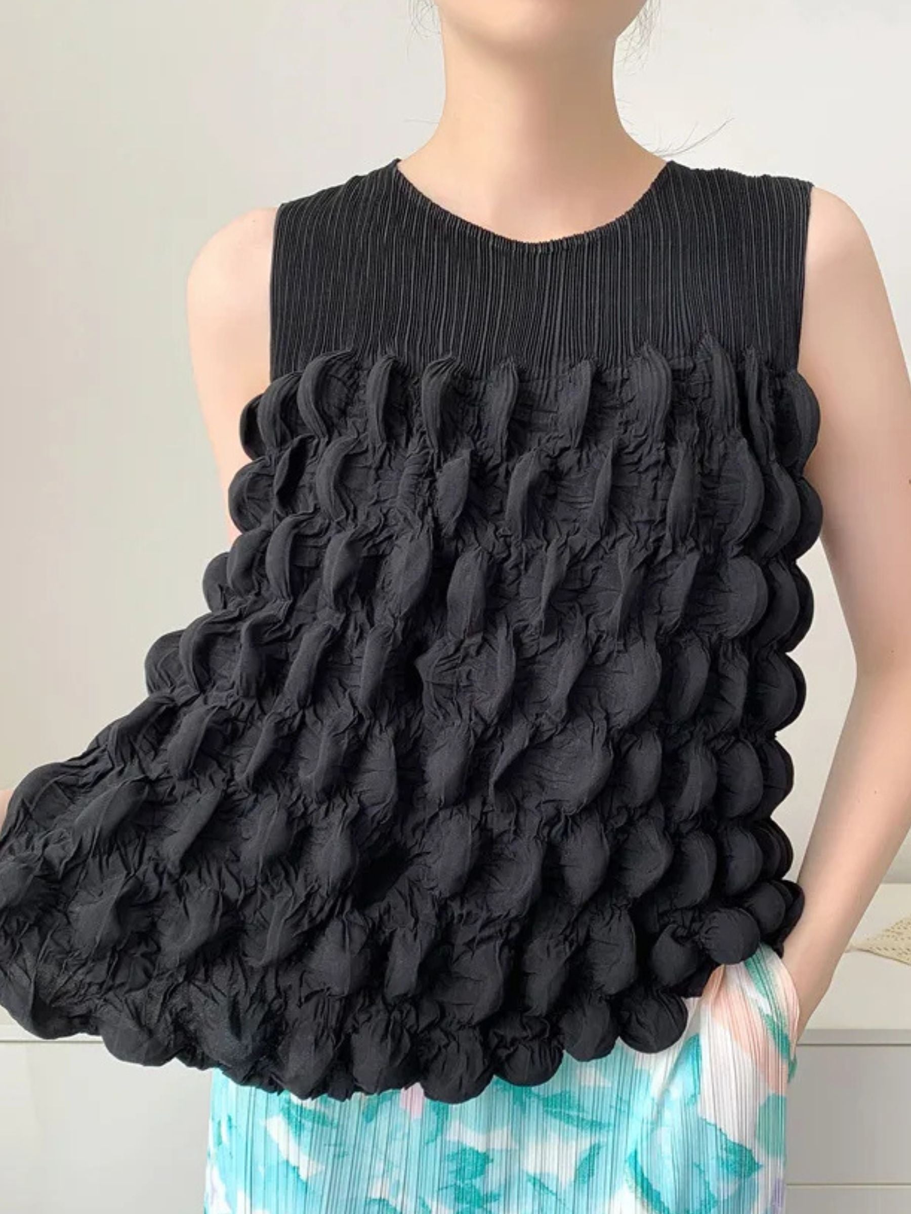 Marsha- Bubble pleated sleeveless top Black