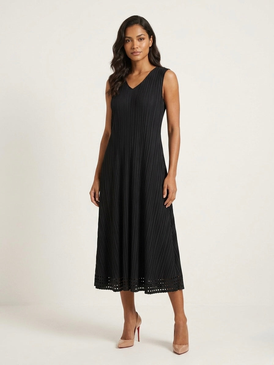 Luna - Laser cut pleated dress