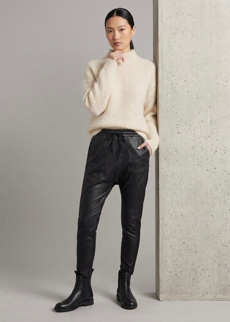 Macy -  Pleather trouser