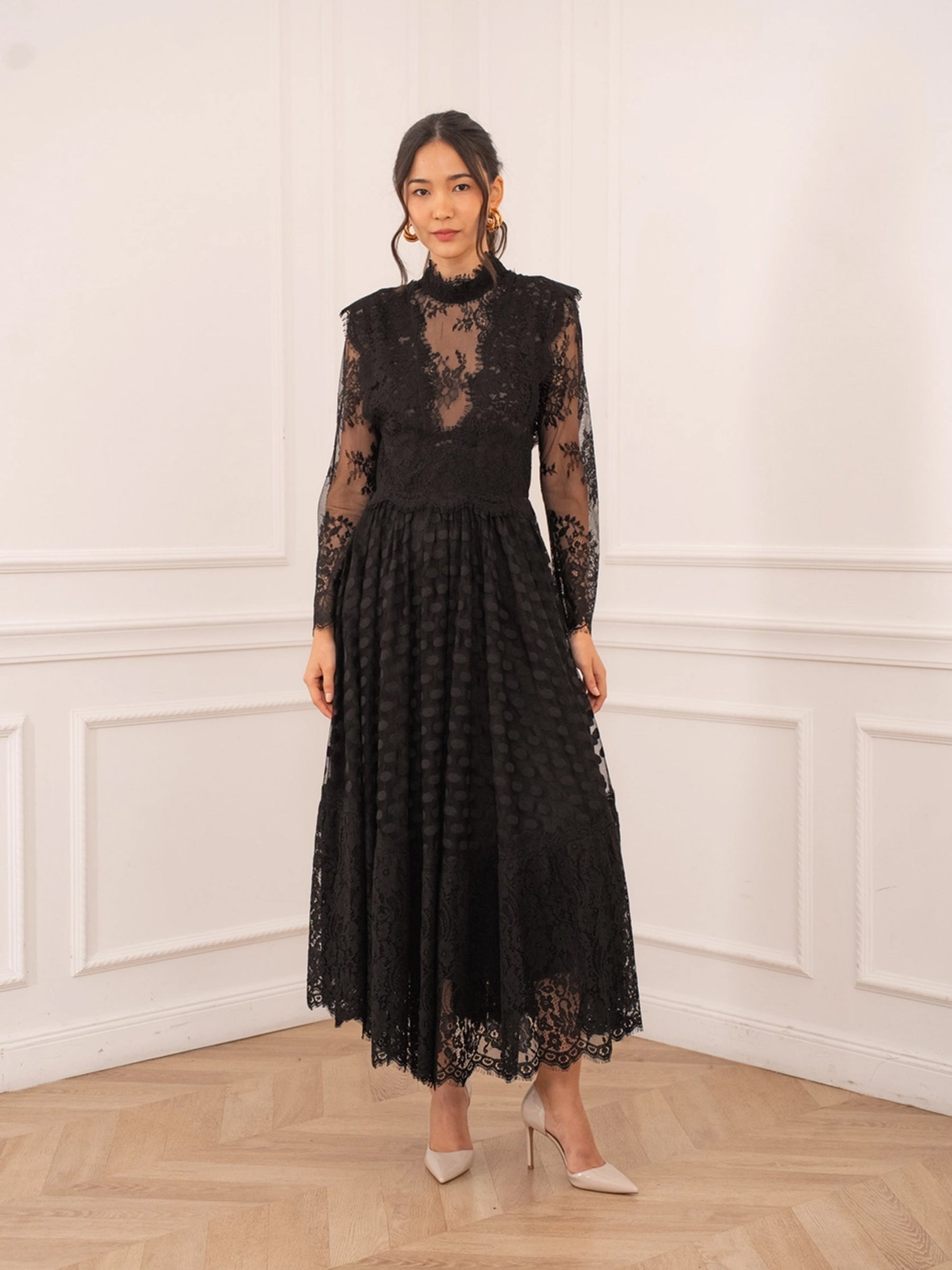 Melinda -  Lace maxi dress