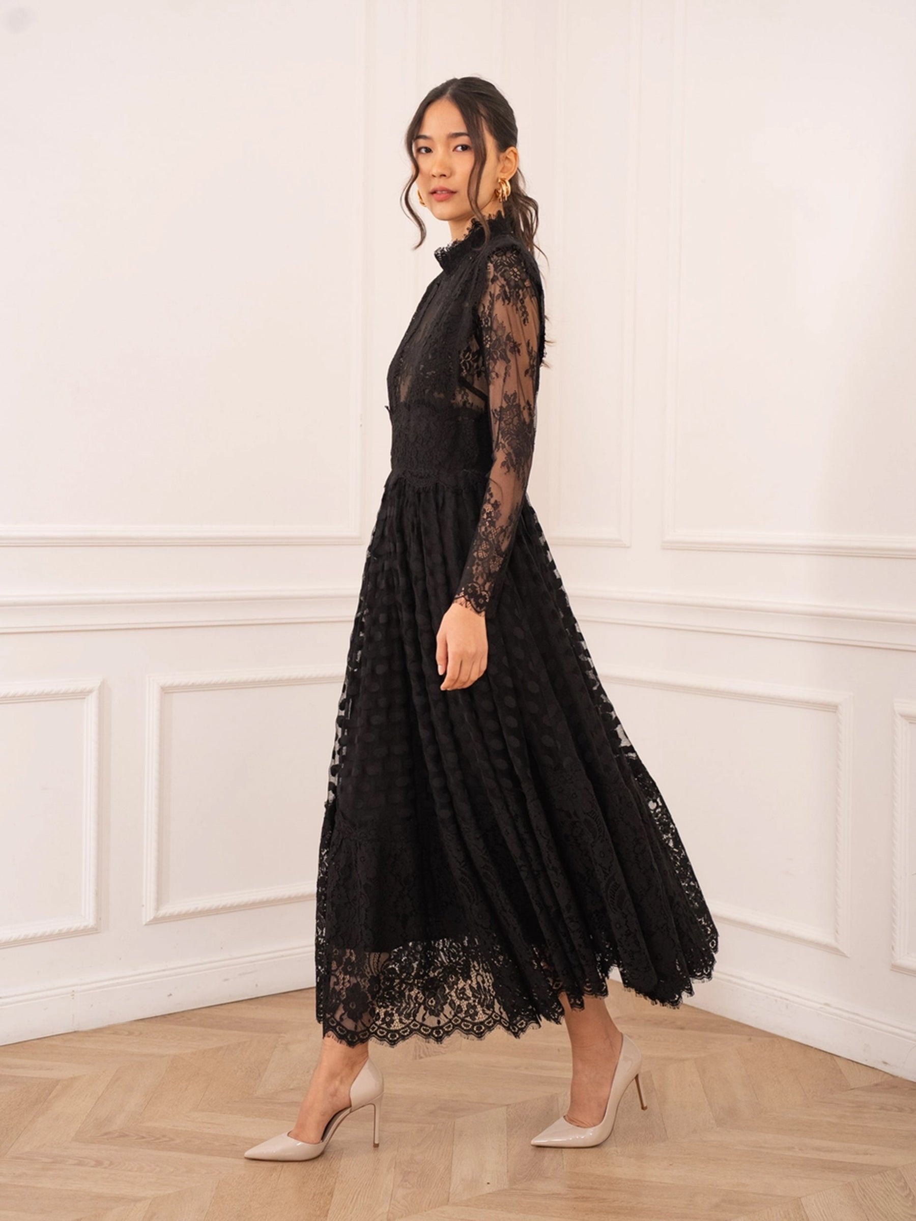 Melinda -  Lace maxi dress