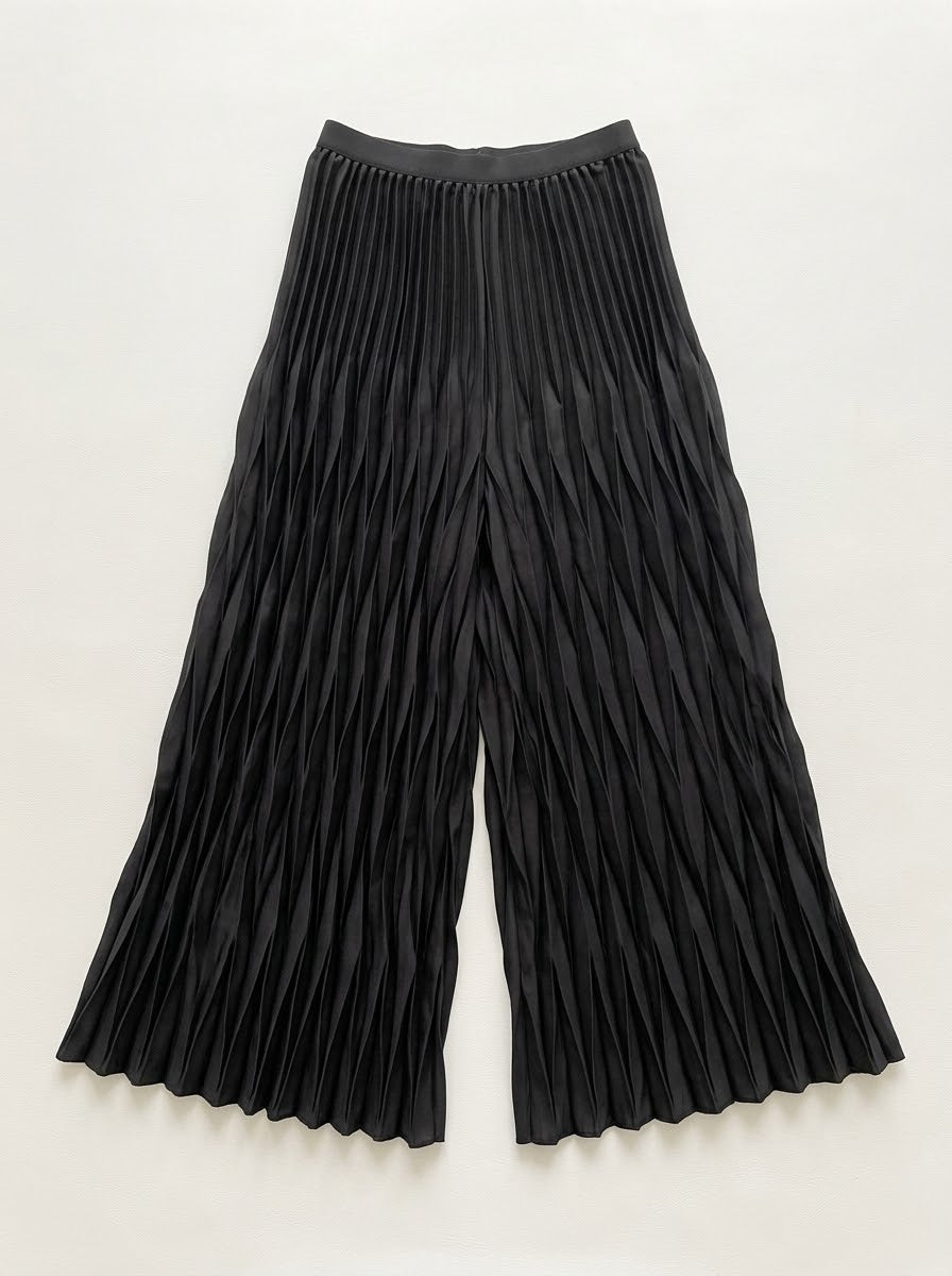 Lennox Pleat trouser in black