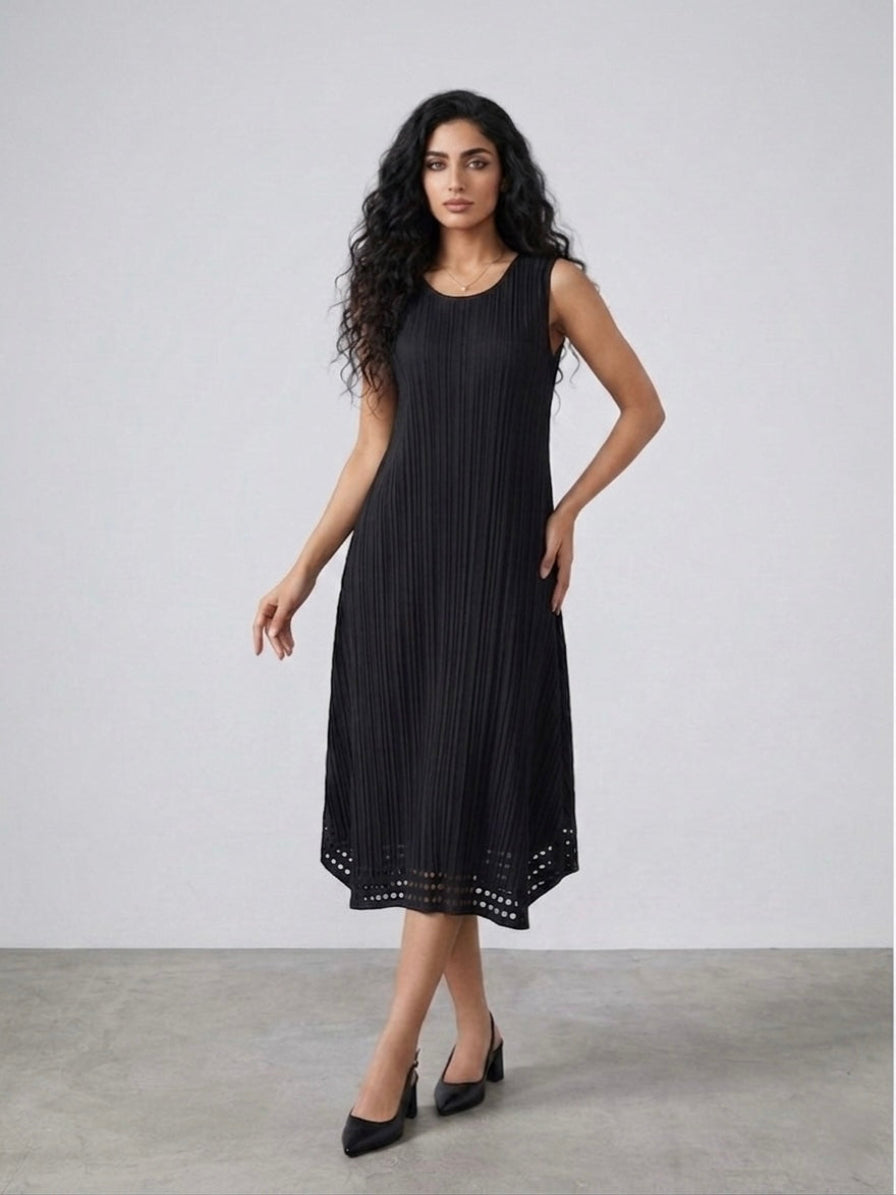 Luna - Laser cut pleated dress