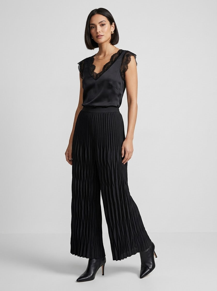 Lennox Pleat trouser in black