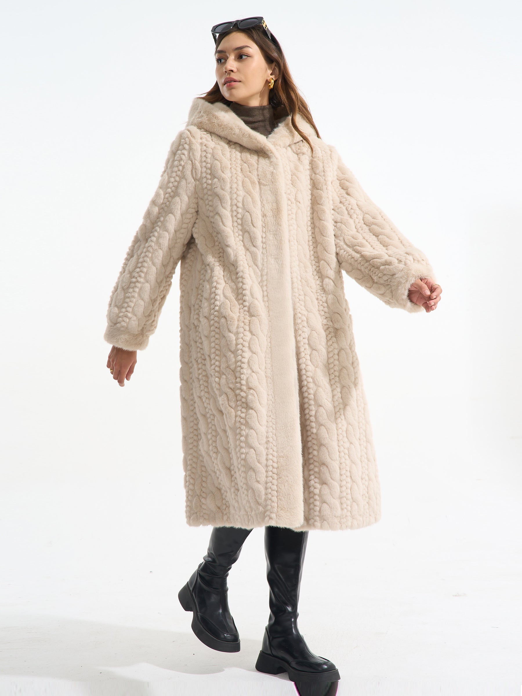 Amanda - Faux fur hooded coat
