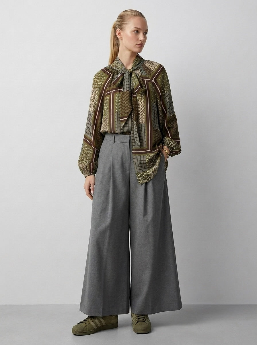 Amy - Tie front retro printed blouse
