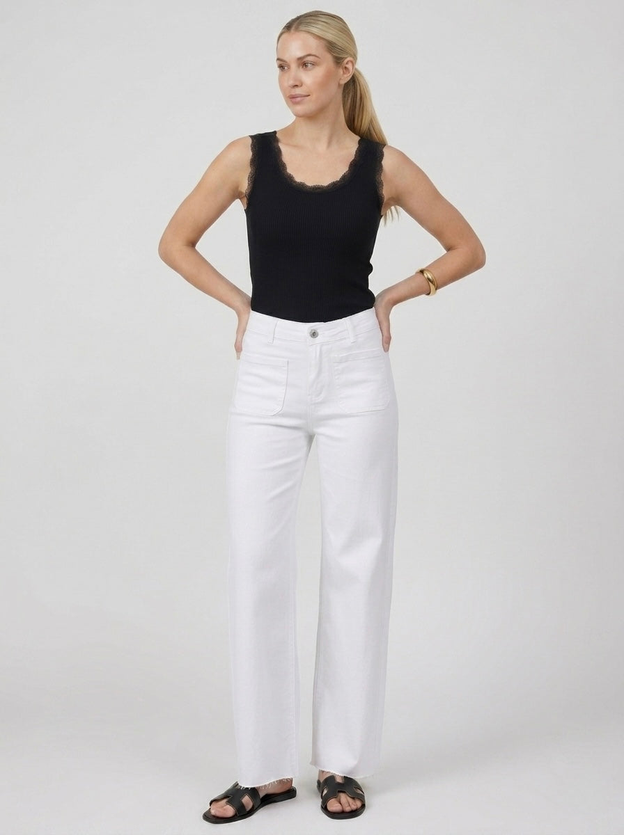 Lara - Patch pocket jeans