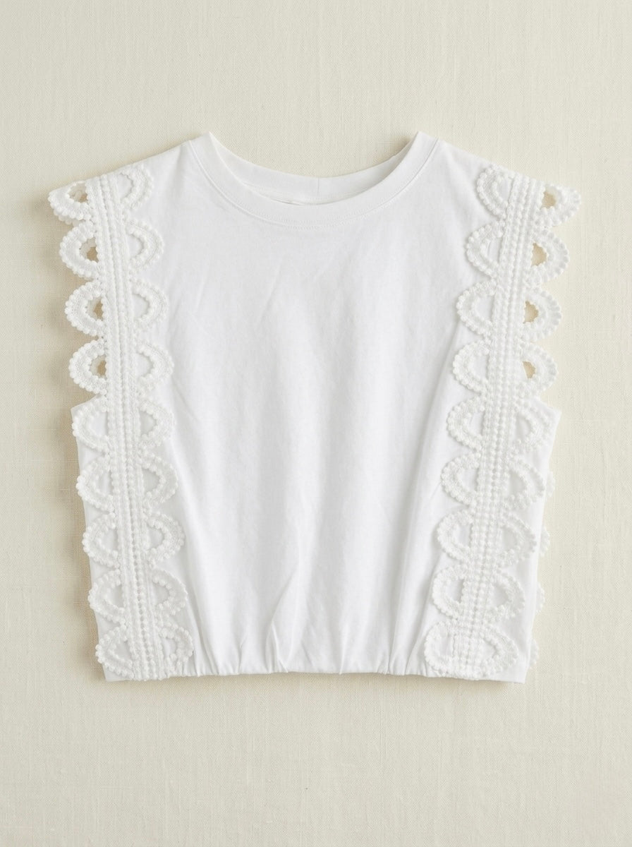 Suzi - Crochet trim top