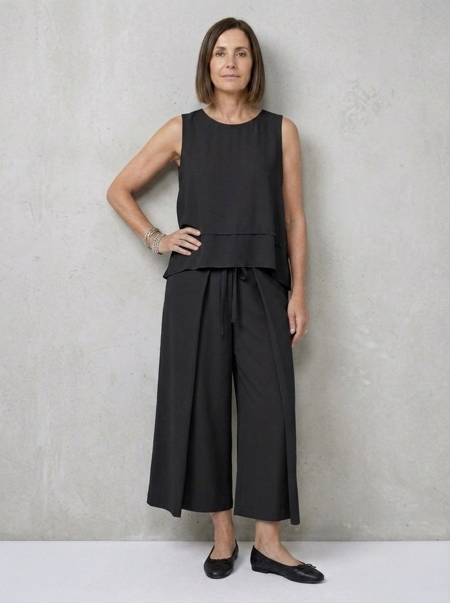 Aida - A line top