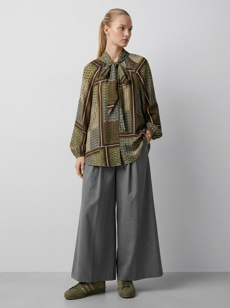 Amy - Tie front retro printed blouse