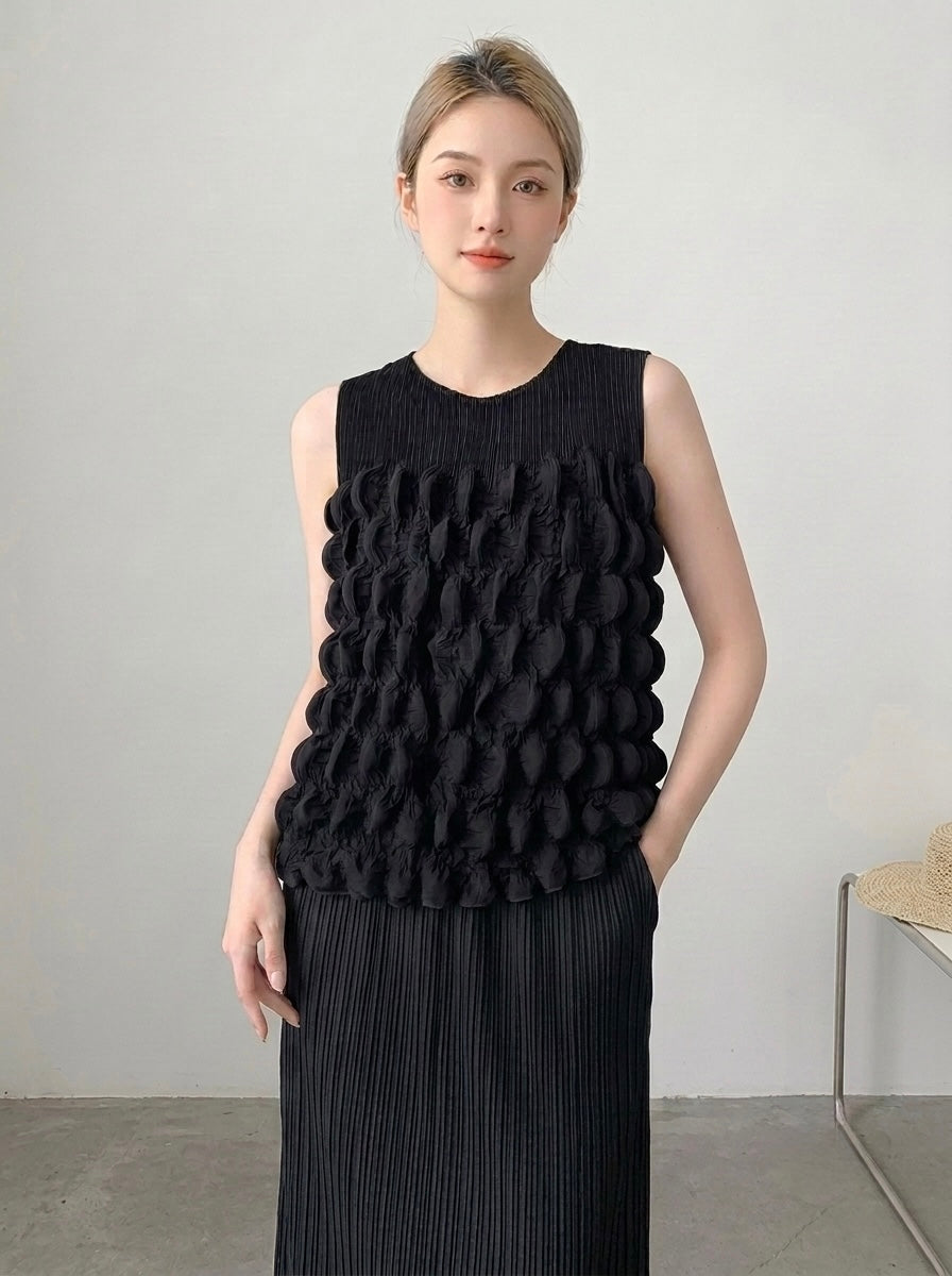 Marsha - Bubble pleated sleeveless top