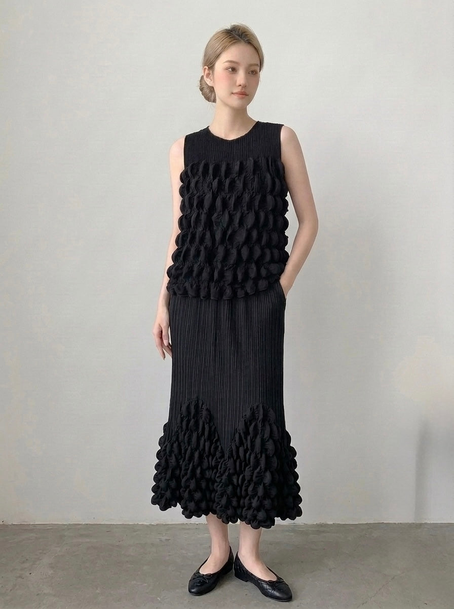 Marsha - Bubble pleated sleeveless top