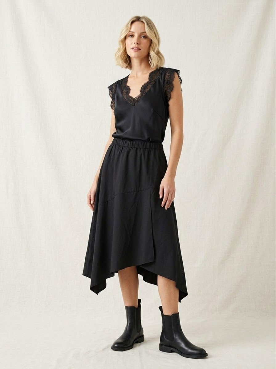 Belle - Asymmetric skirt