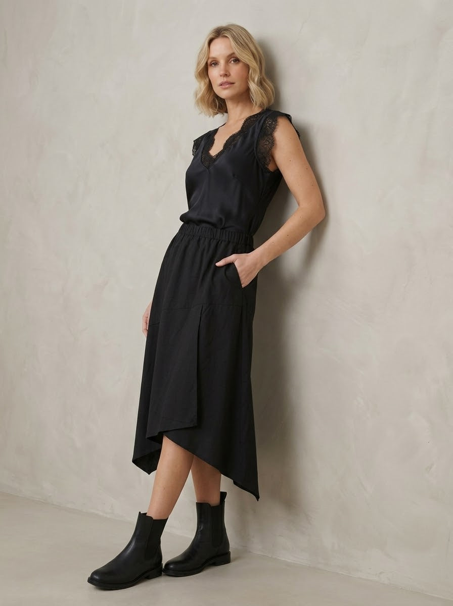 Belle - Asymmetric skirt
