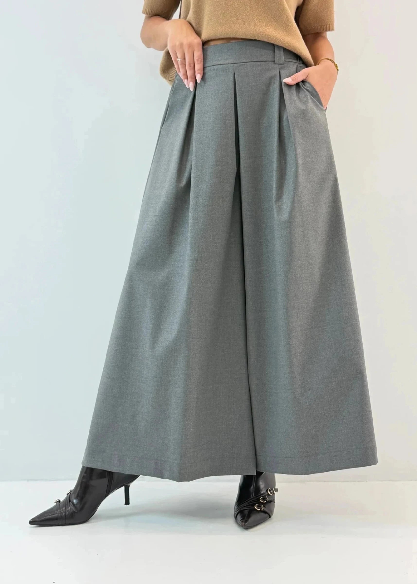 Ivory - Pleat front trouser
